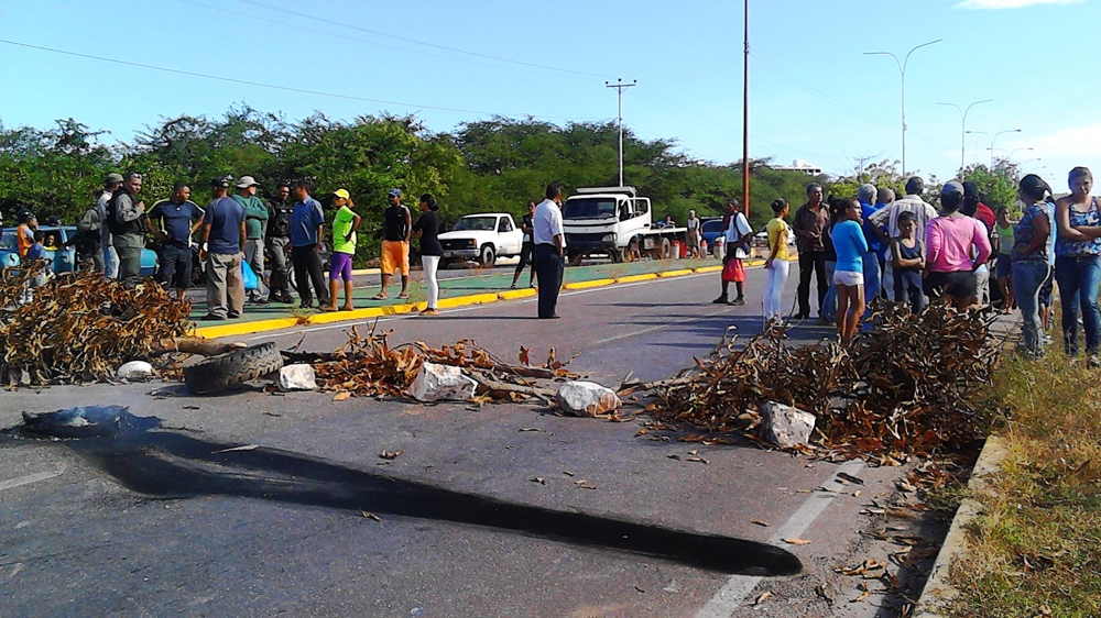 Venezuela road block