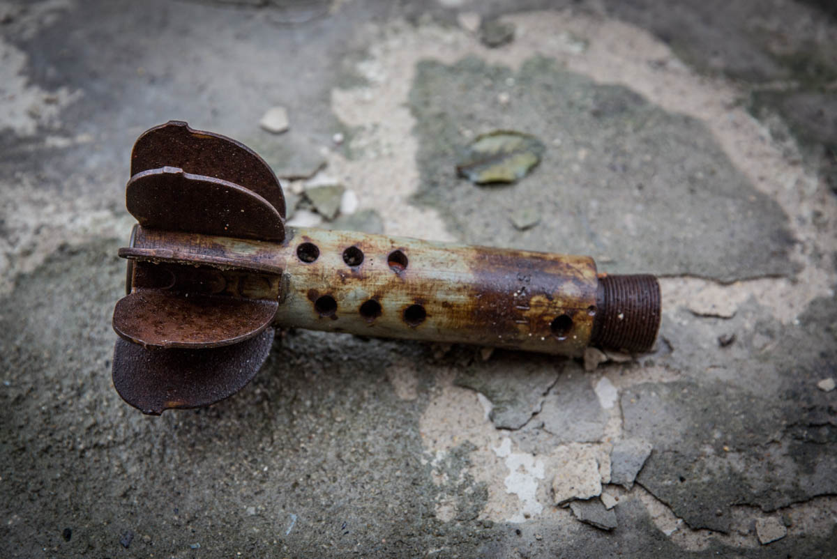 Many families have kept the shrapnel that damaged their houses. A visible reminder of the war that many still hear the sounds of every night along the contact line. Photo: Ingebjørg Kårstad/Norwegian