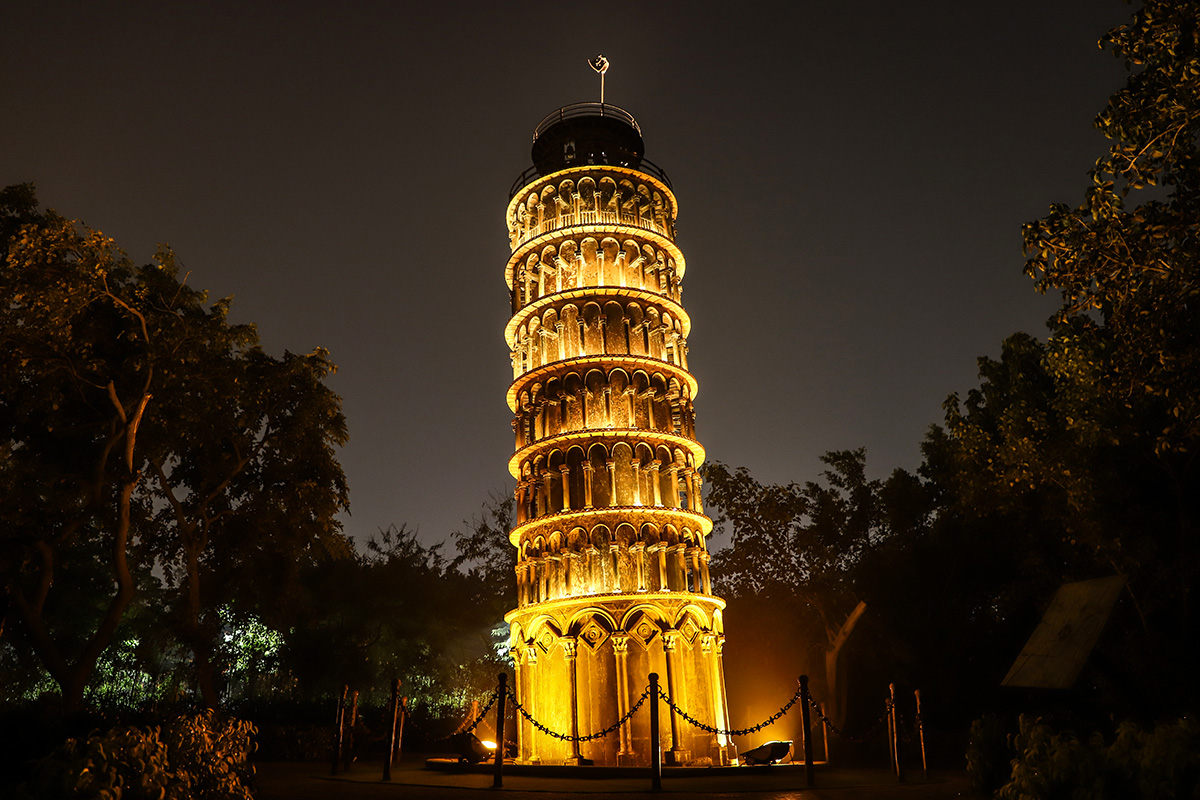 Waste-to-Art: Delhi’s eco-friendly replicas of Seven Wonders grab eyeballs