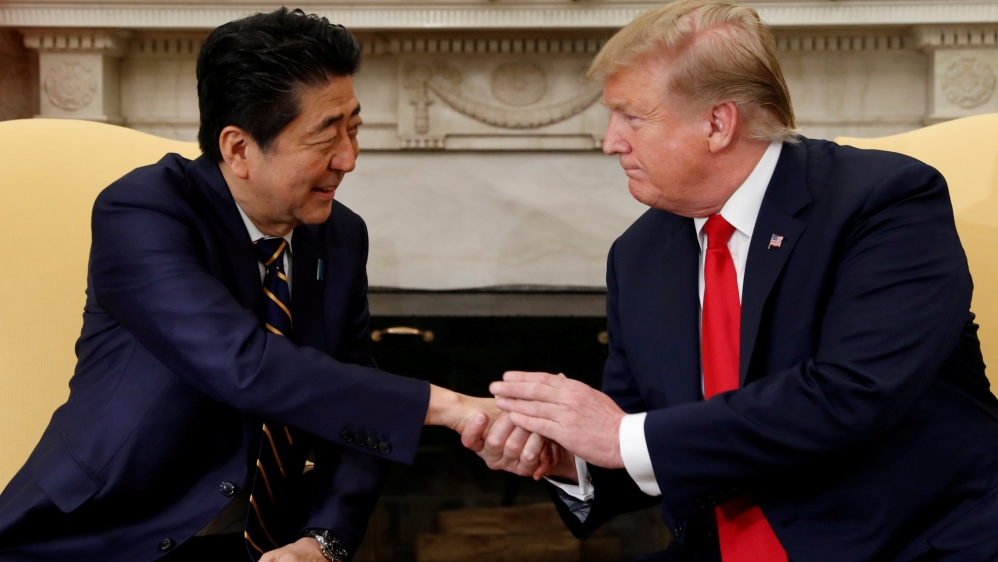 U.S. President Donald Trump meets with Japan''s Prime Minister Shinzo Abe in the Oval Office at the White House in Washington, U.S., April 26, 2019. REUTERS/Kevin Lamarque TPX IMAGES OF THE DAY