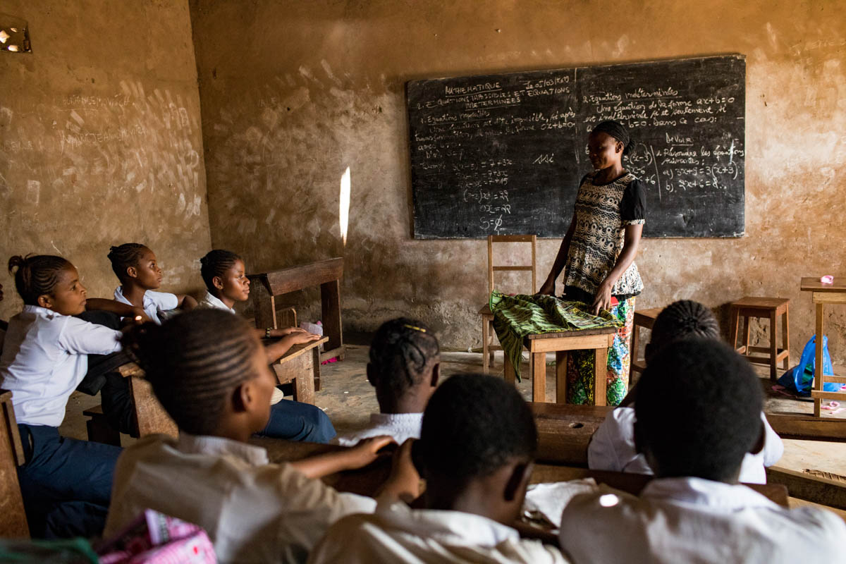 A classroom at Moyo Mopeluke School in Kananga. This structure welcomes former Kamwina Nsapu militiamen by offering them free schooling and in particular a sewing reintegration programme.