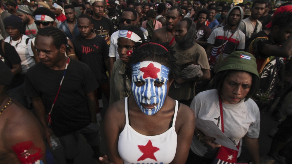 Papuan students hold protest in front Merdeka Palace