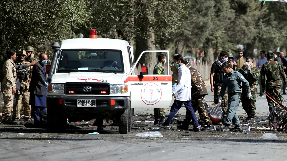 Afghan security forces remove remains of the bodies from the site of a blast in Kabul, Afghanistan September 17, 2019. REUTERS/Omar Sobhani -