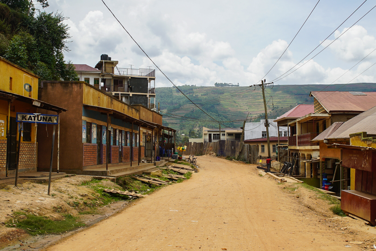 Uganda women cross border traders [Alice McCool/Al Jazeera]