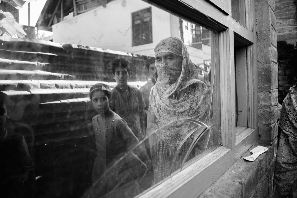 This image shows Arif’s mother, who wanted to show us the physical damage to her home caused by the police raid. Meanwhile the communication blackout stretches on to its 39th day. The Dars’ and othe