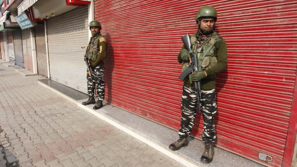 Clashes erupt in Srinagar following the visit of foreign delegat