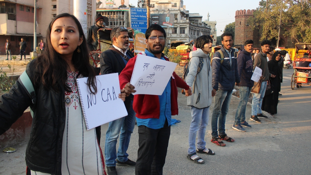 Protesters at Delhi Gate form human chain