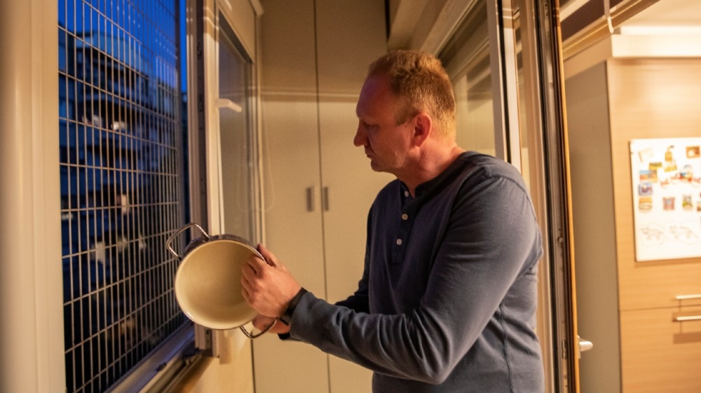 Serbian opposition bangs pots and pans to protest government's policies during coronavirus crisis Dragan Djilas, the head of the opposition Alliance for Serbia, bangs 