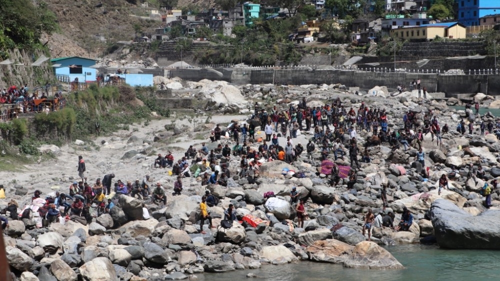 Nepali workers at India border