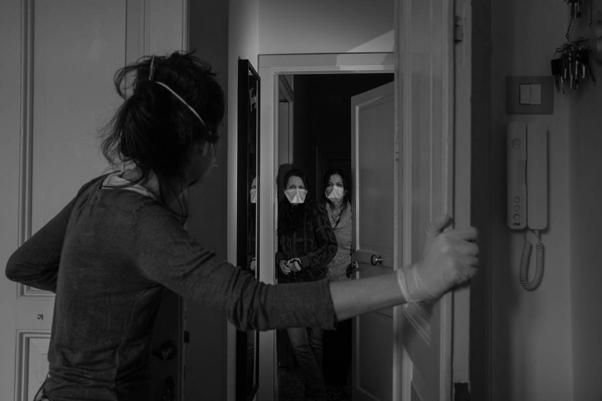 Gabriella and Agata, neighbors and friends of Marta and Alessio. During the isolation they helped them in providing food and medicines. Sometimes they also cooked for them. Due to the rules of the iso