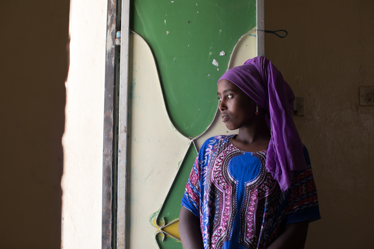 Smugglers are quite familiar in Fatura’s hometown in Ethiopia. “We met them in the town’s main square and they put us in their car and took us away,” explains the 17-year-old. Fatura paid roughly