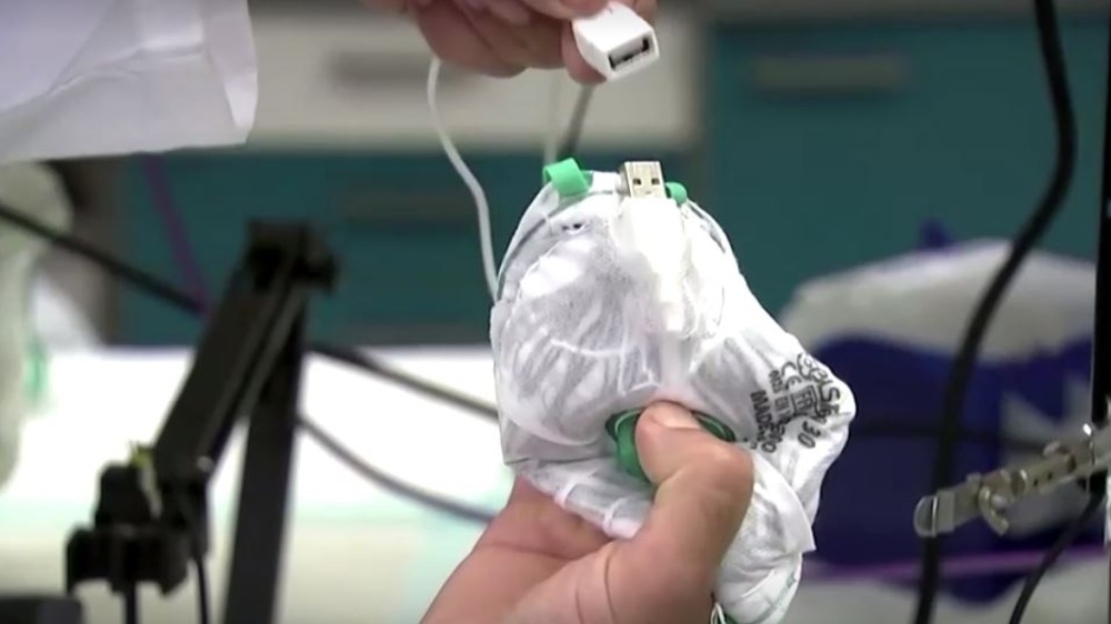 Self-cleaning mask in Israel 