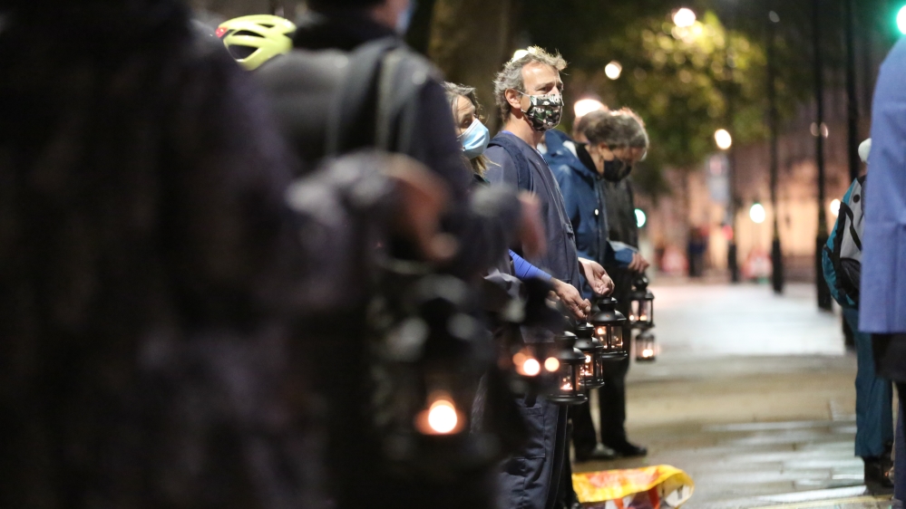 Vigil for 65 thousand victims of Covid-19 in UK