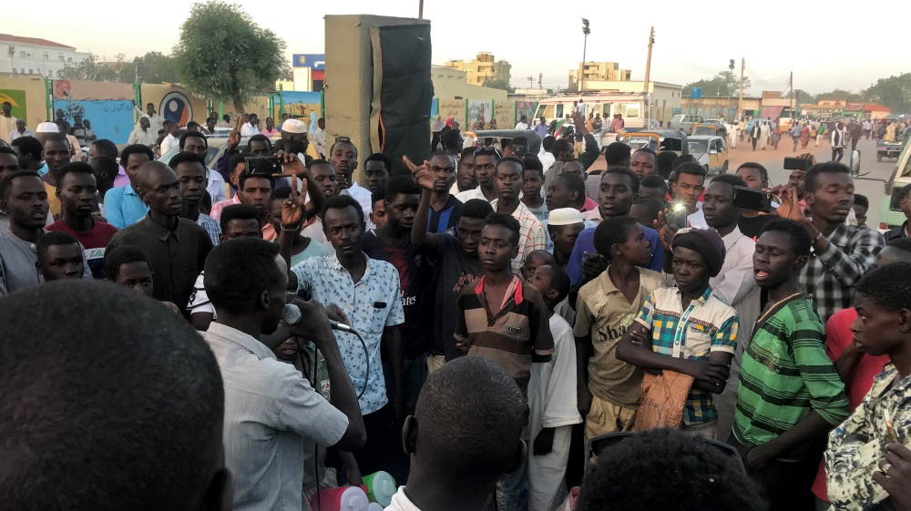 Sudanese demonstrators gather as they attend a mass anti-government protest at the Nyala market in South Darfur, Sudan April 24, 2019. REUTERS/Mohamed Nureldin Abdallah