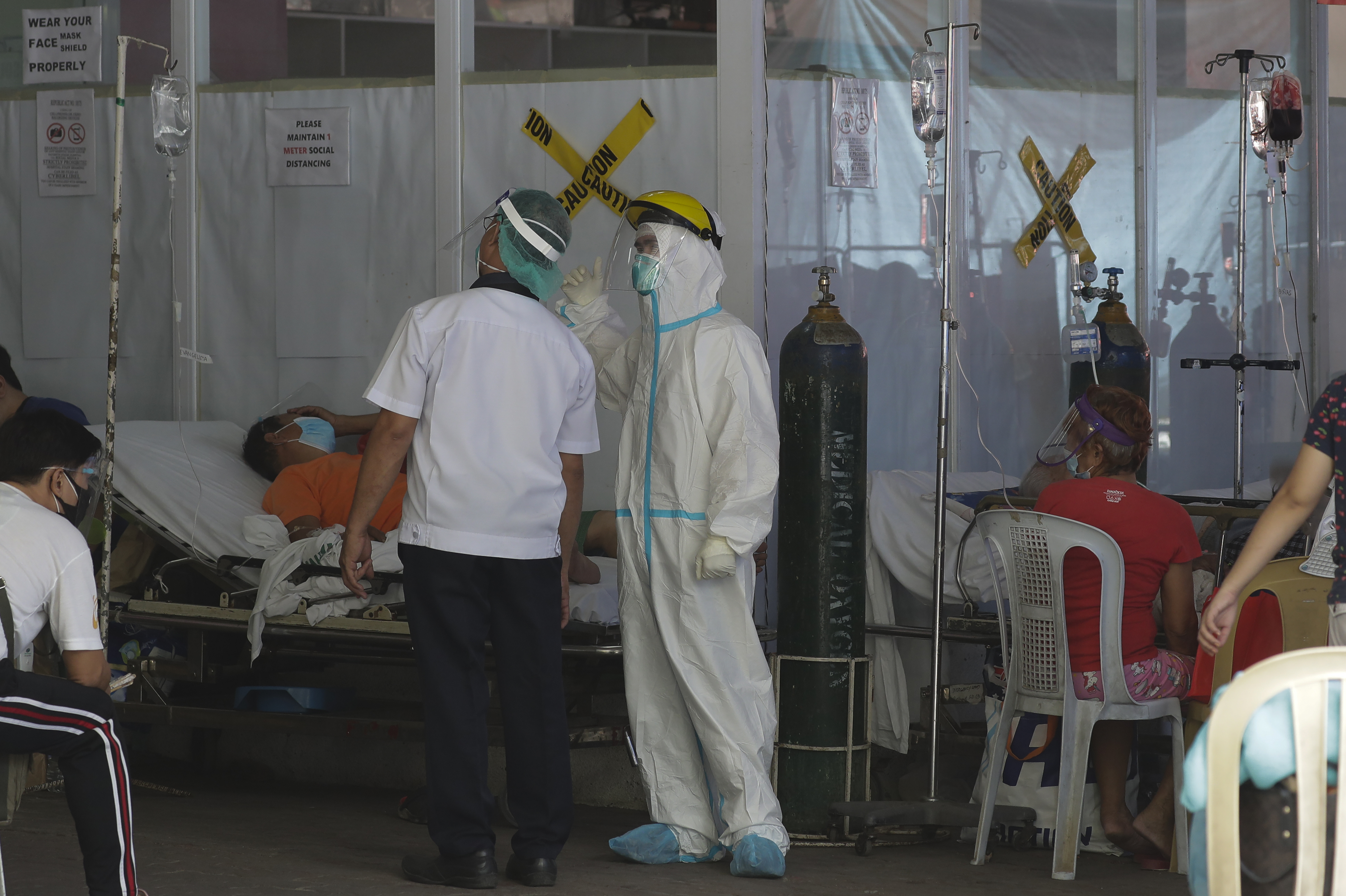 On Friday, the health department reported 10,726 new infections, bringing the overall case count to 914,971. Deaths have reached 15,738 [Aaron Favila/AP Photo]