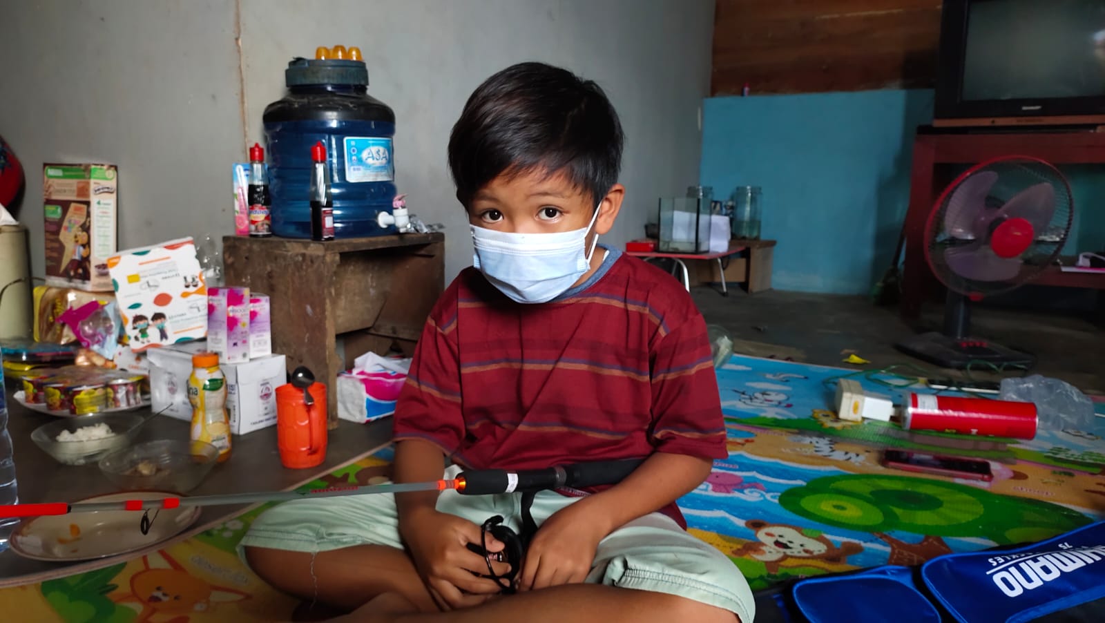 Alviano is one of an increasing number of Indonesian children orphaned by COVID-19 [Mardans Whaisman/Al Jazeera]