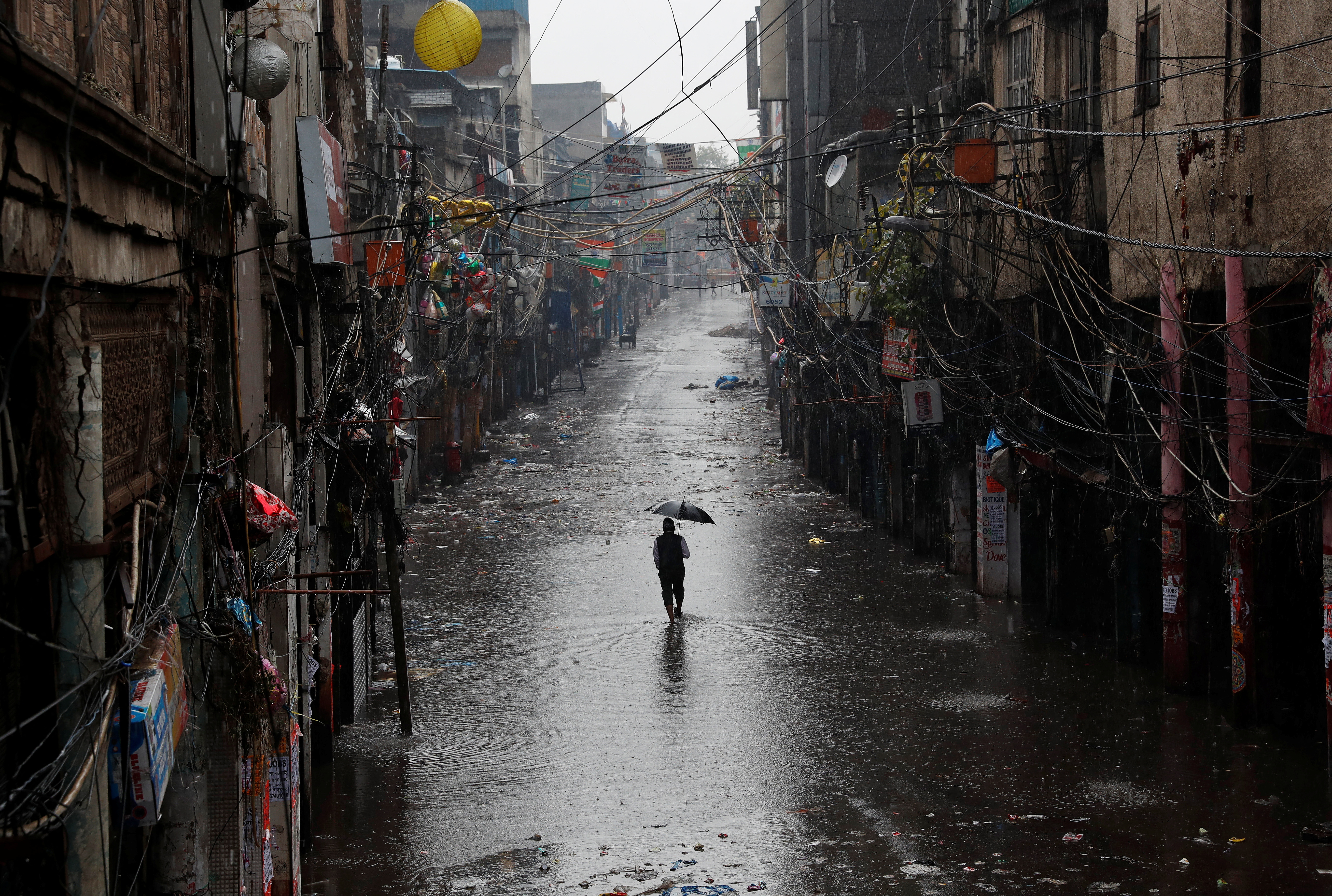 COVID weekend curfew in New Delhi