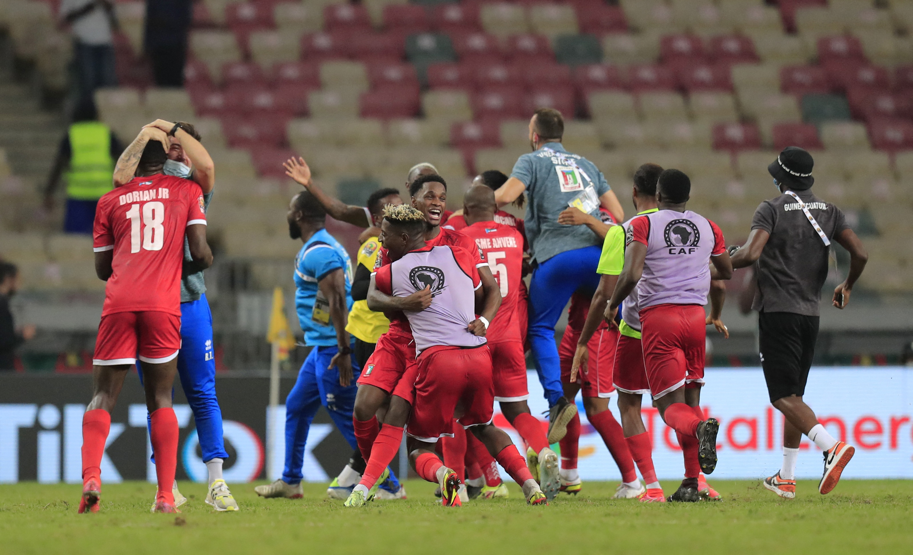 Soccer Football - Africa Cup of Nations - Group E - Algeria v Equatorial Guinea - Stade de Japoma, Douala, Cameroon - January 16, 2022 Equatorial Guinea players celebrate after the match REUTERS/Thaier Al-Sudani