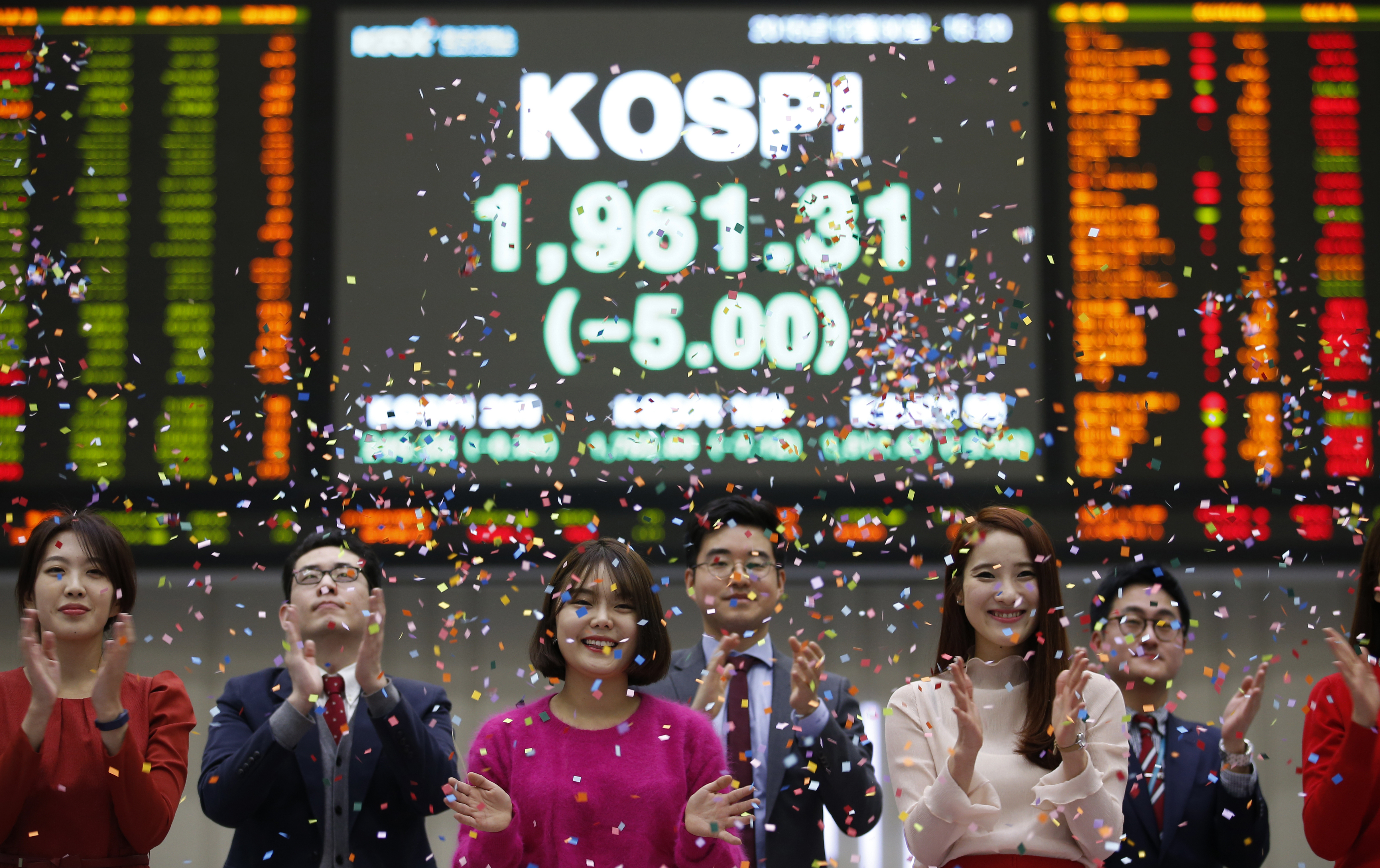 More South Koreans are getting into the stock market as prices of other assets such as real estate soar out of reach [File: Kim Hong-Ji/Reuters]