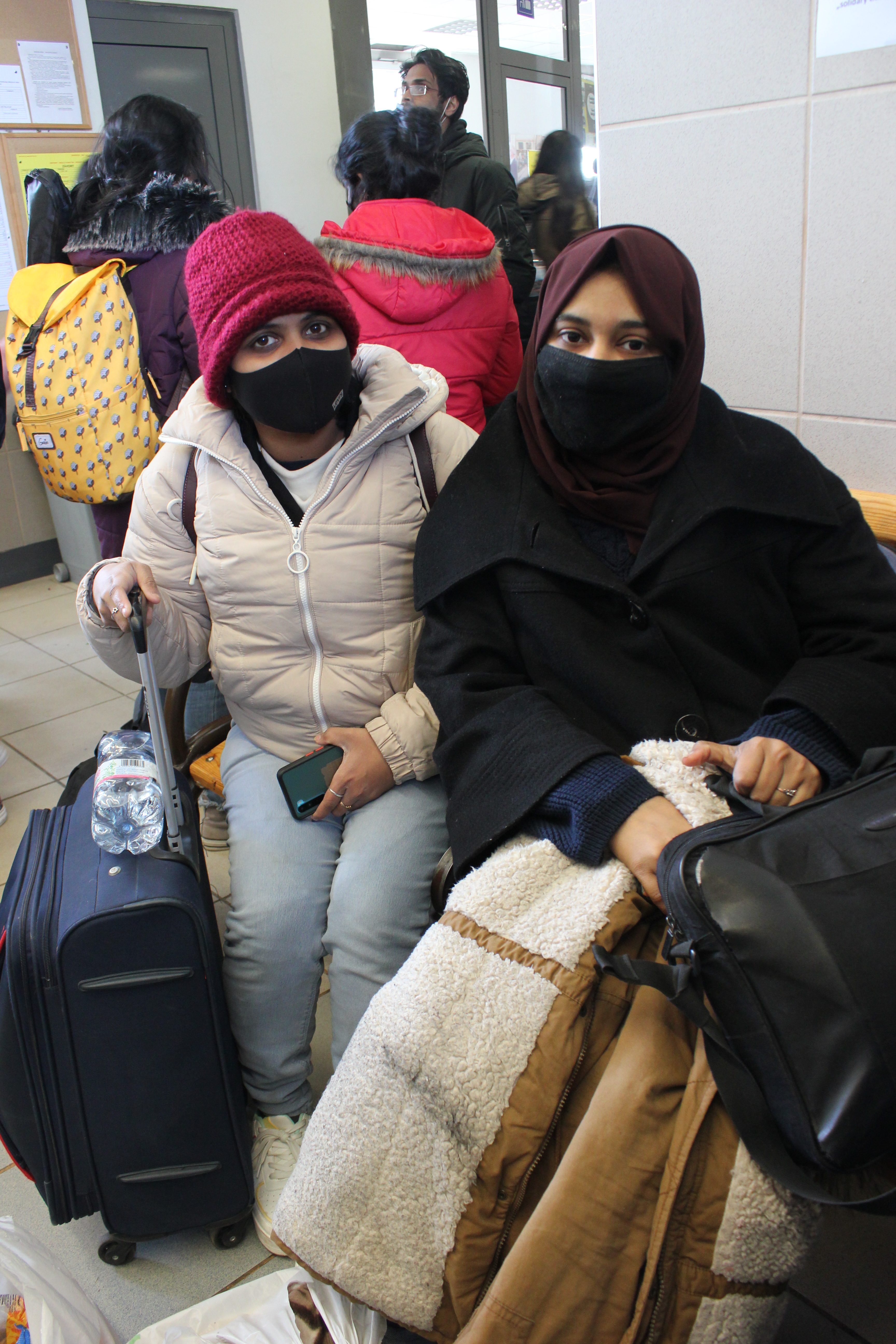 Hiba and Akhila from Indian state of Kerala at Zahony station