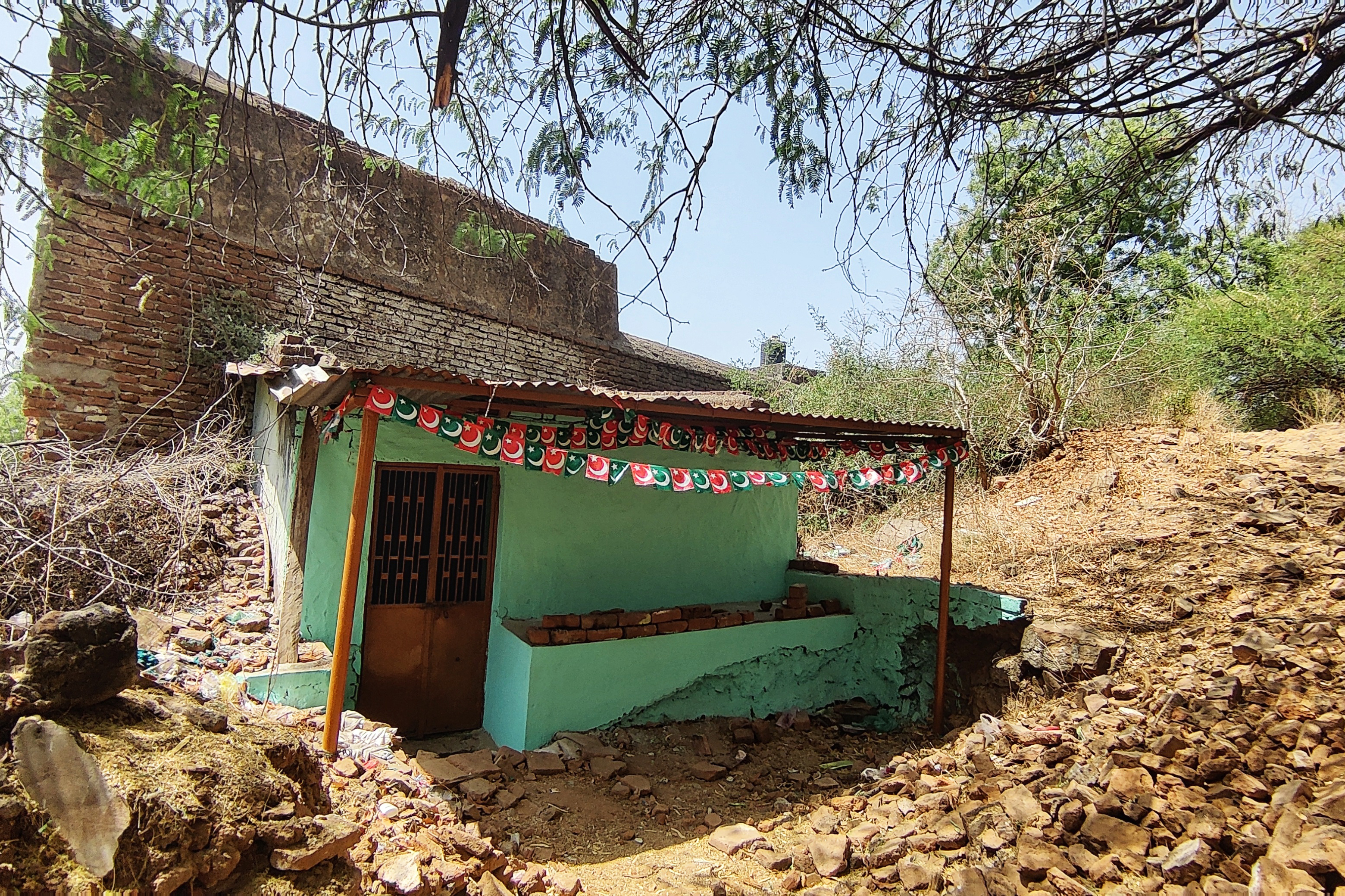 shrine of Shah Beg Makrani