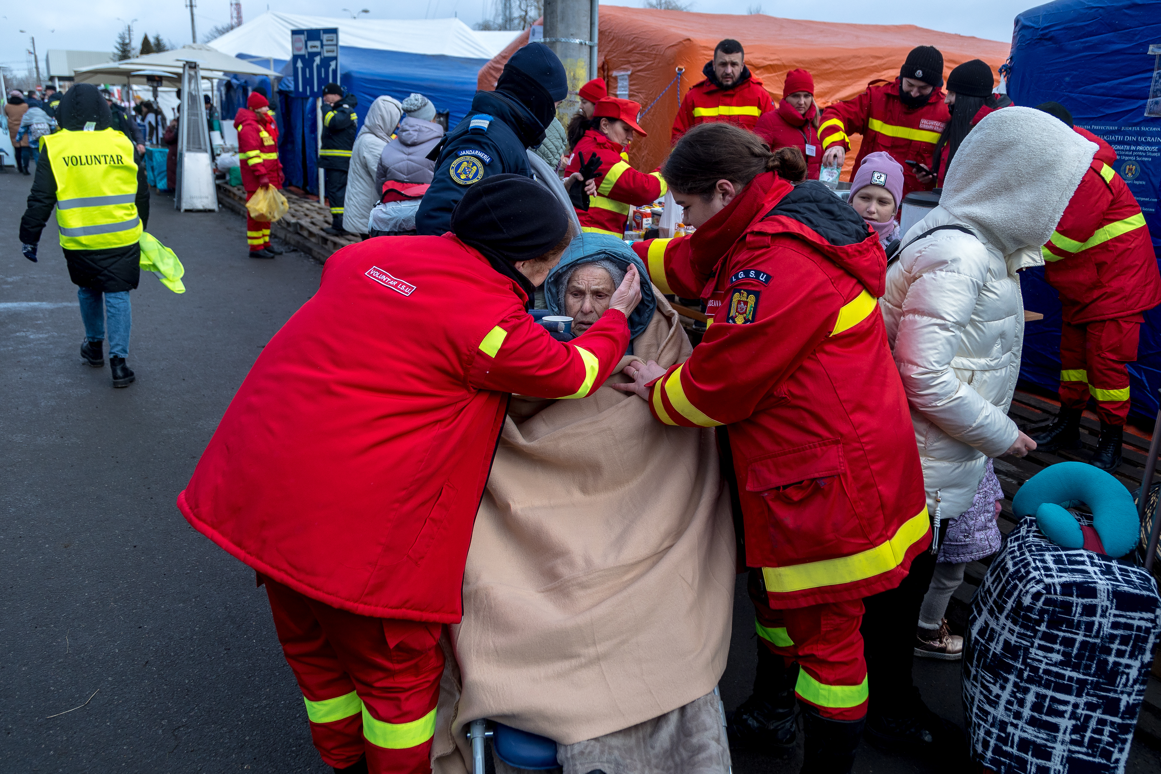 Ukrainian refugees arrive in Romania