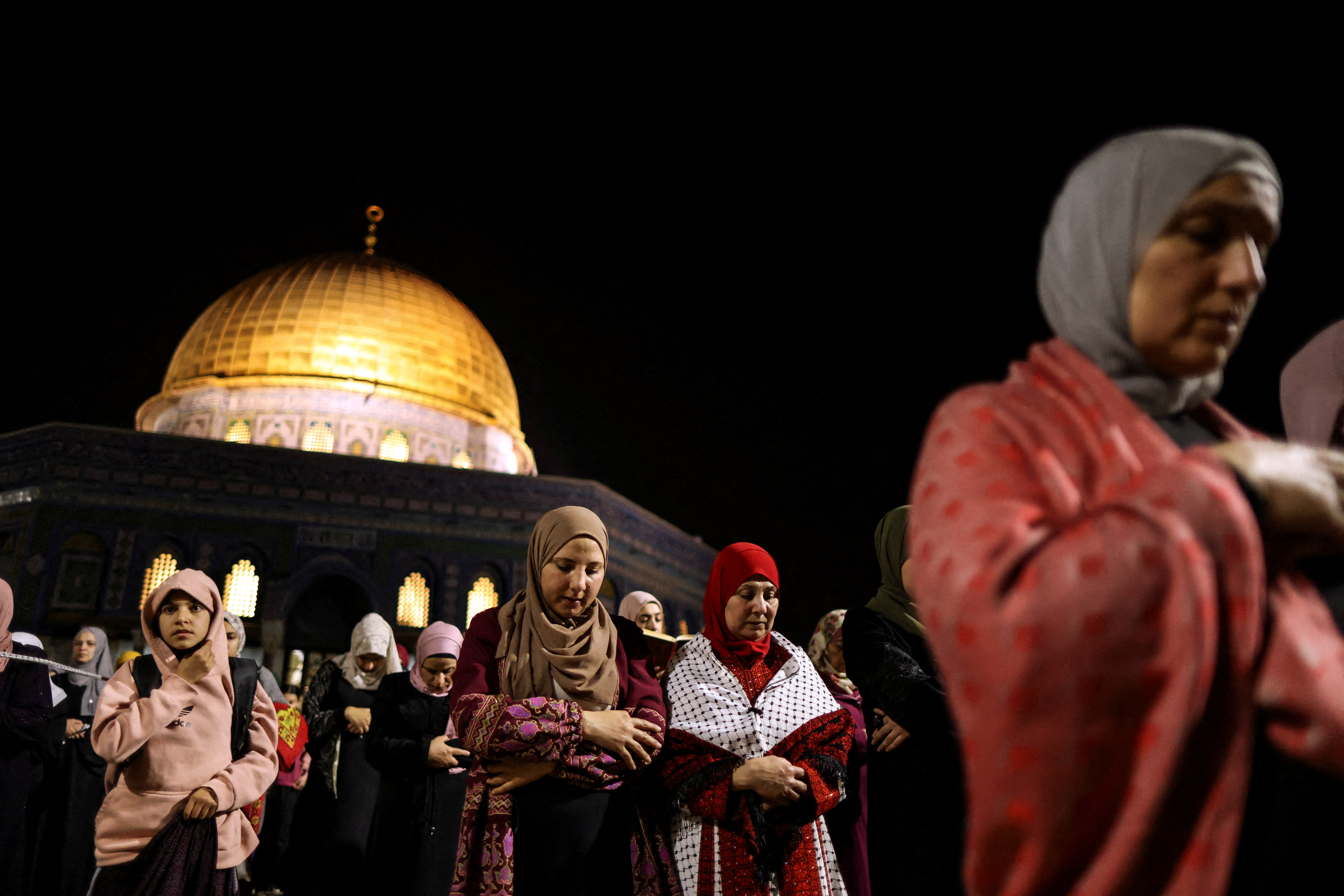 Palestinians pray on Laylat al-Qadr