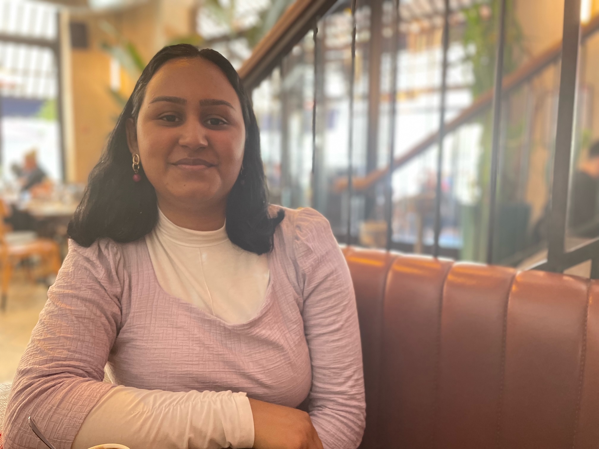 Aïvy Rahman works at the Office for Refugees (OFPRA)