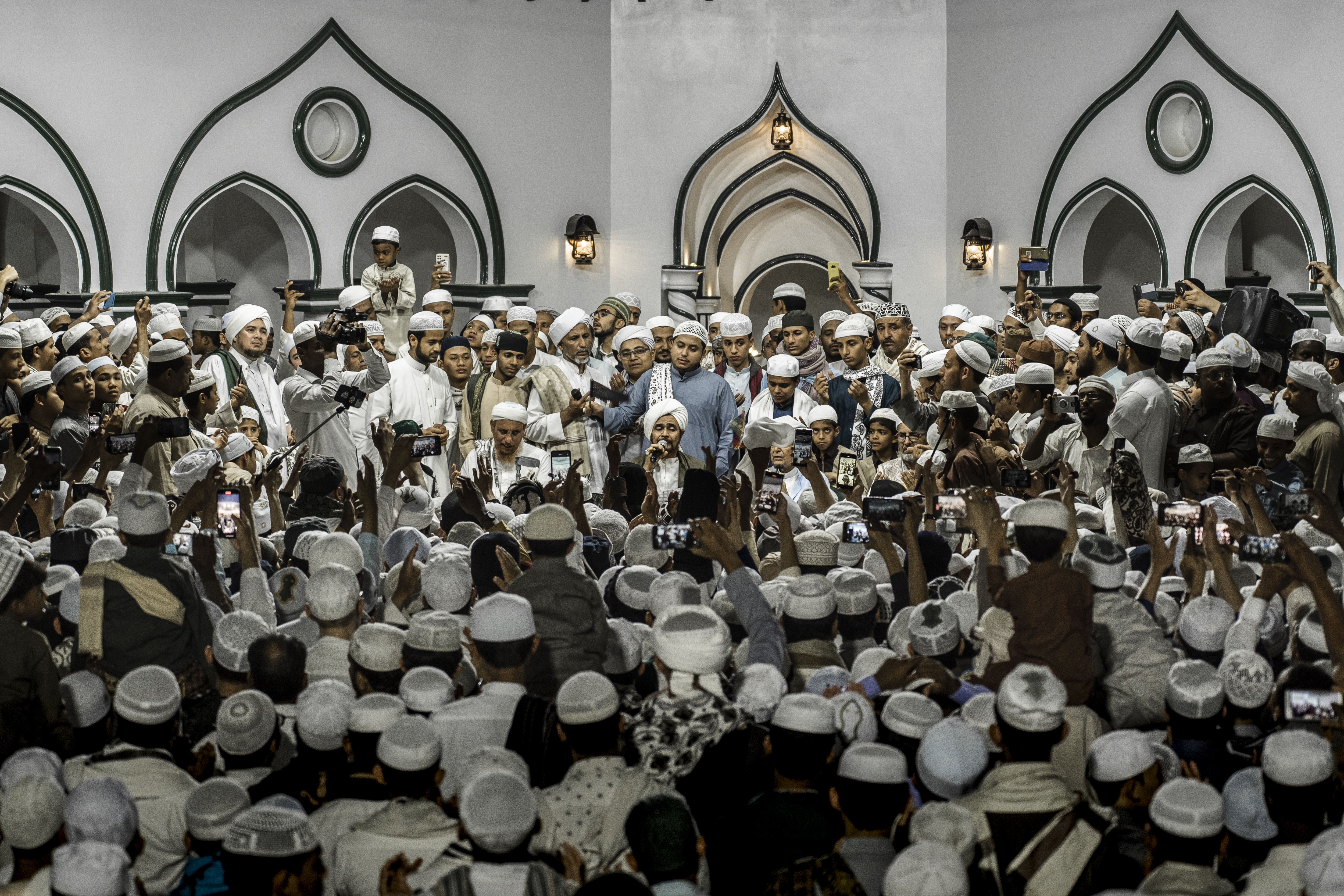 Men at a religious gathering in Tarim, Hadhramaut.