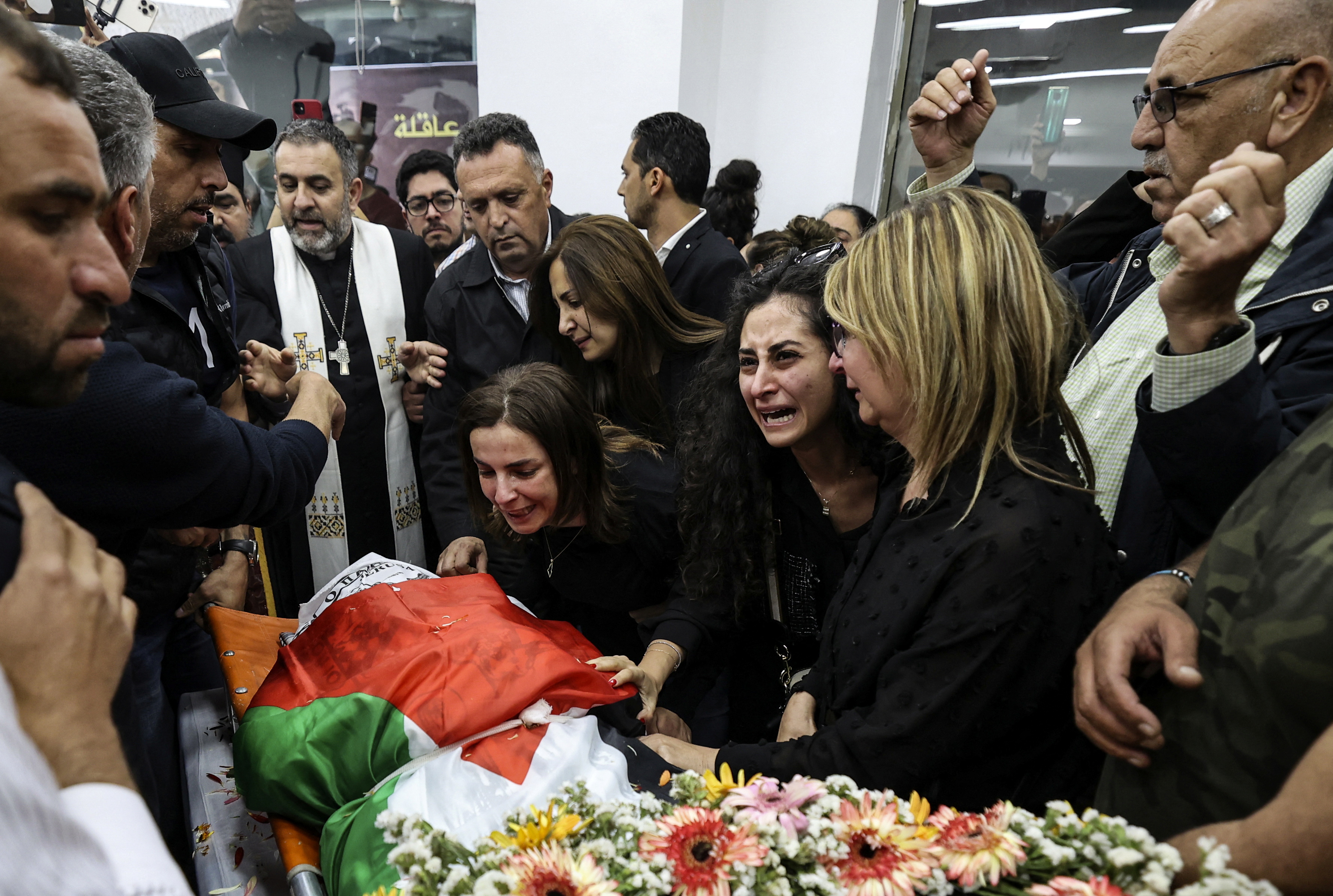 Shireen Abu Akleh coffin