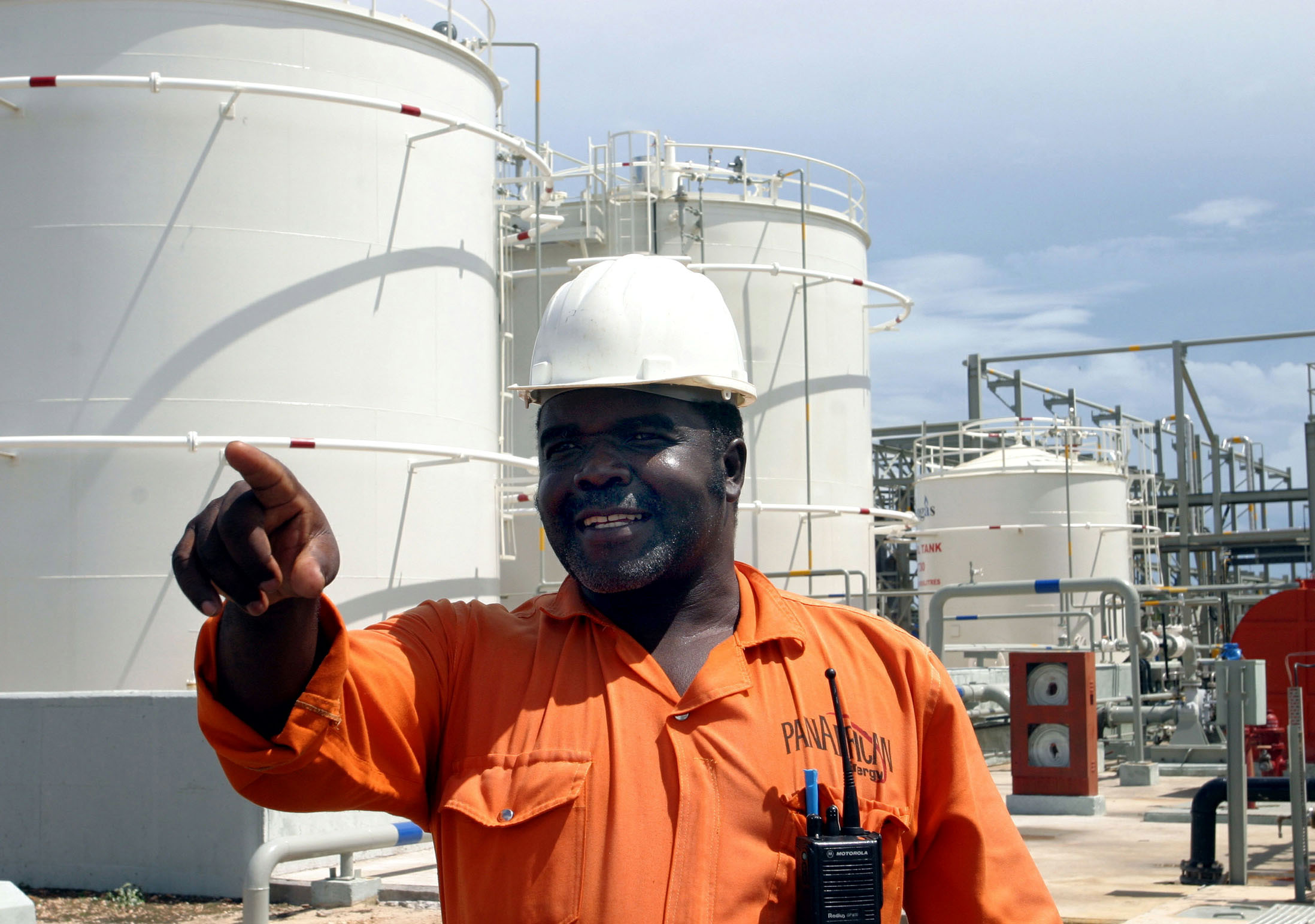 A Tanzanian engineer gestures at the Songas gas processing plant on Songo Songo Island, located 25 km off the coast of Tanzania in 2005 [File photo: Reuters]