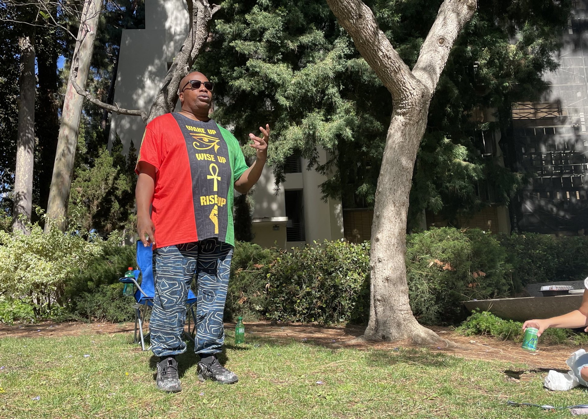 Theo Henderson in California