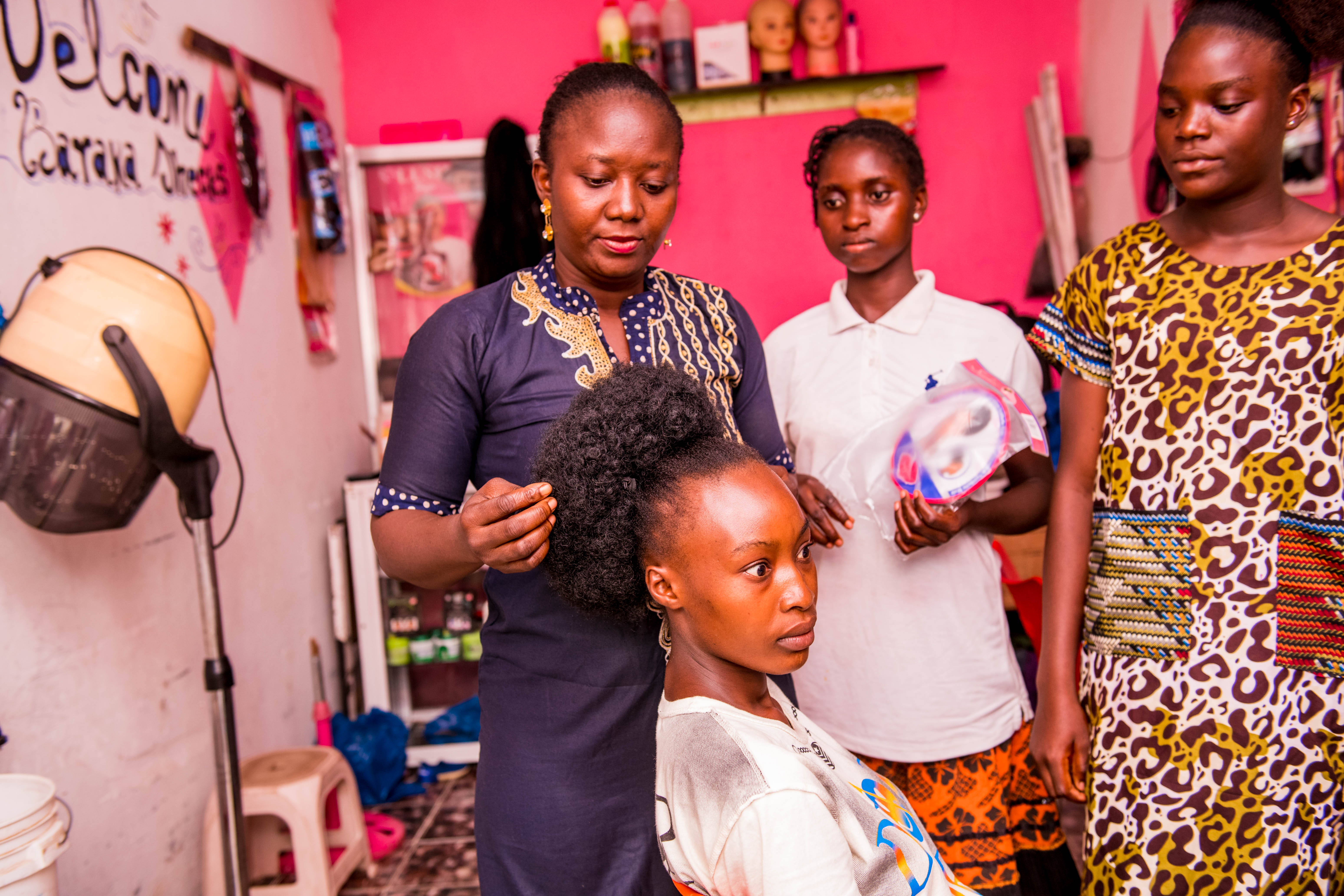 Initiatives have been launched to help more female entrepreneurs understand the African Continental Free Trade Area (AfCFTA) and its impact on their businesses. For Fatimah Kelleher, Senior Programmes Manager at The Commonwealth Secretariat (based in the UK), it’s vital for women business owners to know whether their business sector is helped or hampered by the trade liberalisation proposed in this agreement. Traditionally, most women-led enterprises in Northern Nigeria are concentrated in the informal sector, which includes dressmakers and hairdressers.