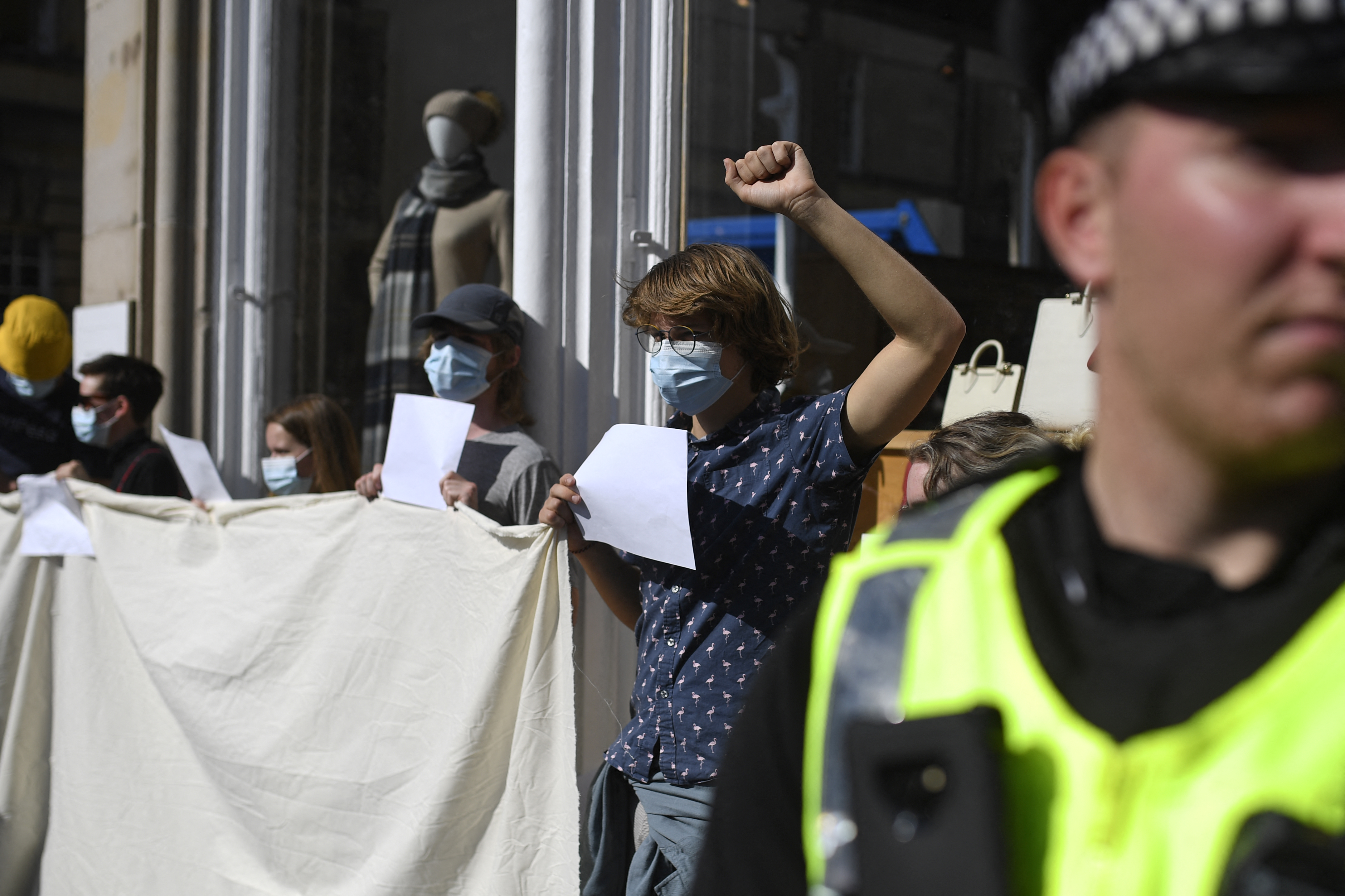 BRITAIN-ROYALS-QUEEN-DEATH-POLICE-PROTEST