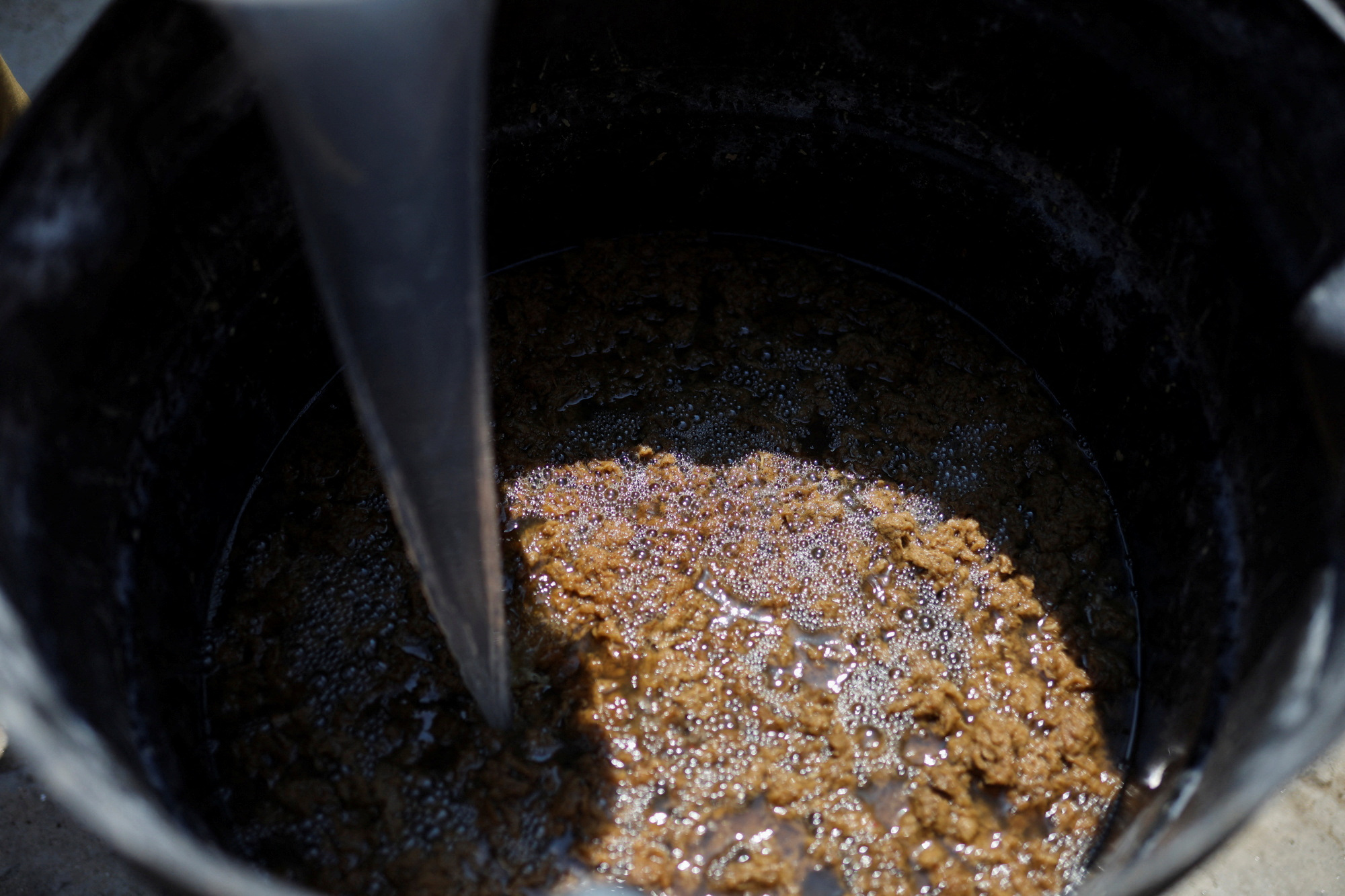 Indian factory reprocesses cigarette ends