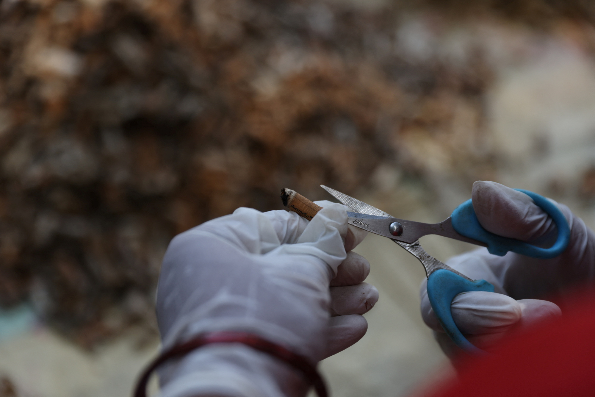 Indian factory reprocesses cigarette ends