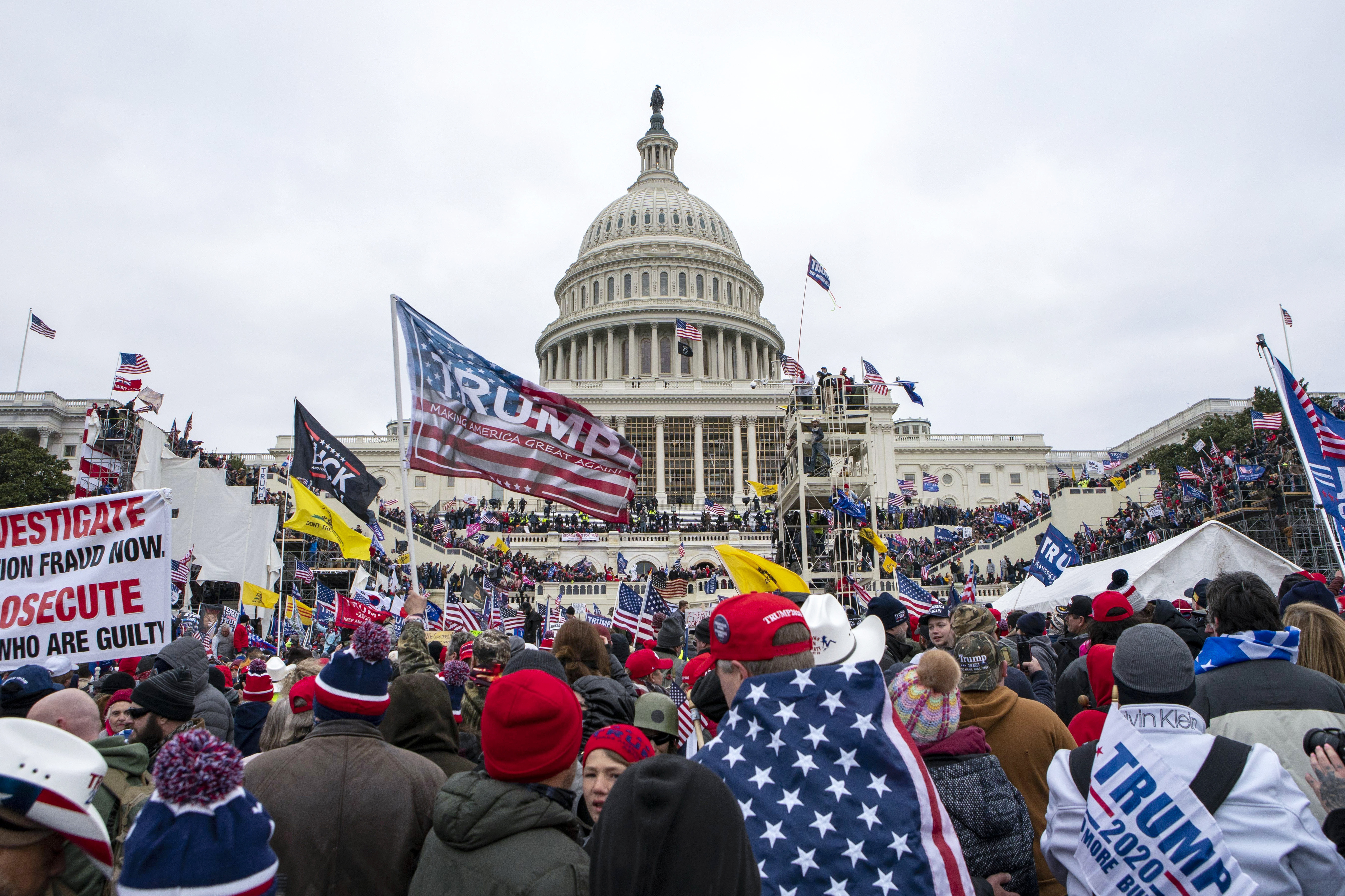 Rioters in front of Capitol building