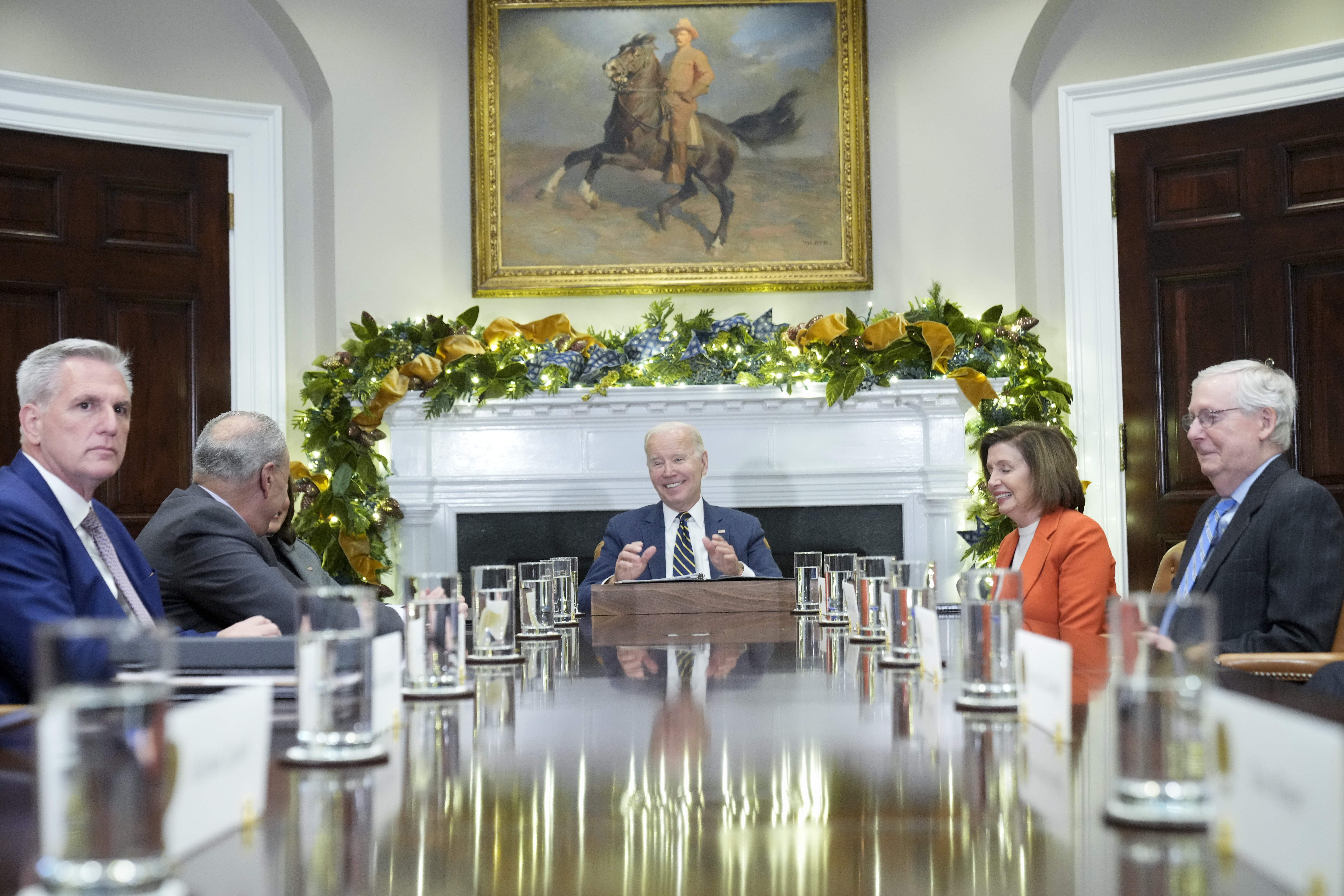 Biden meets with Congressional leaders