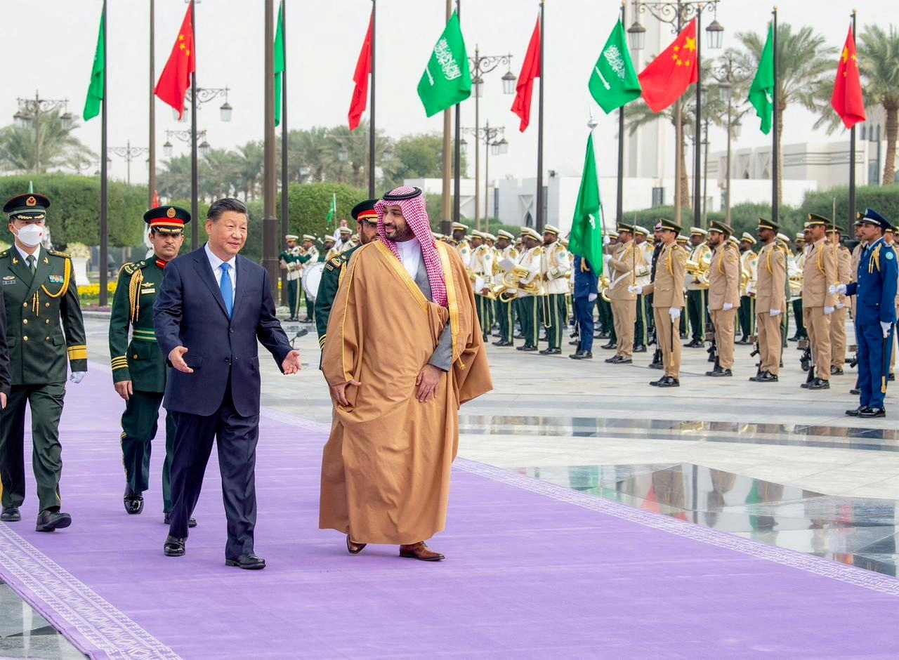 Saudi Crown Prince Mohammed Bin Salman welcomes Chinese President Xi Jinping in Riyadh