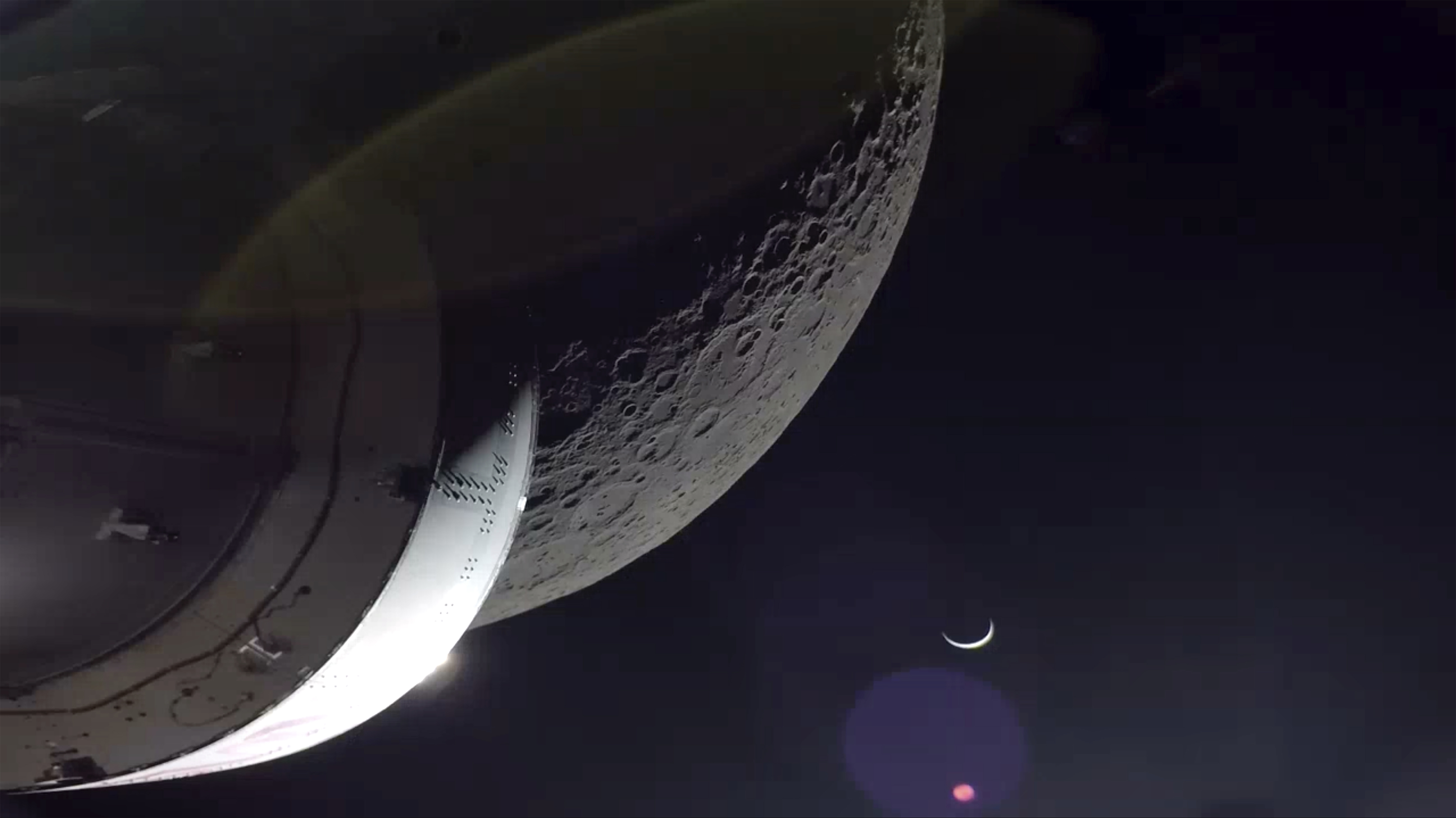 Orion spacecraft beamed back close-up photos of the moon and Earth
