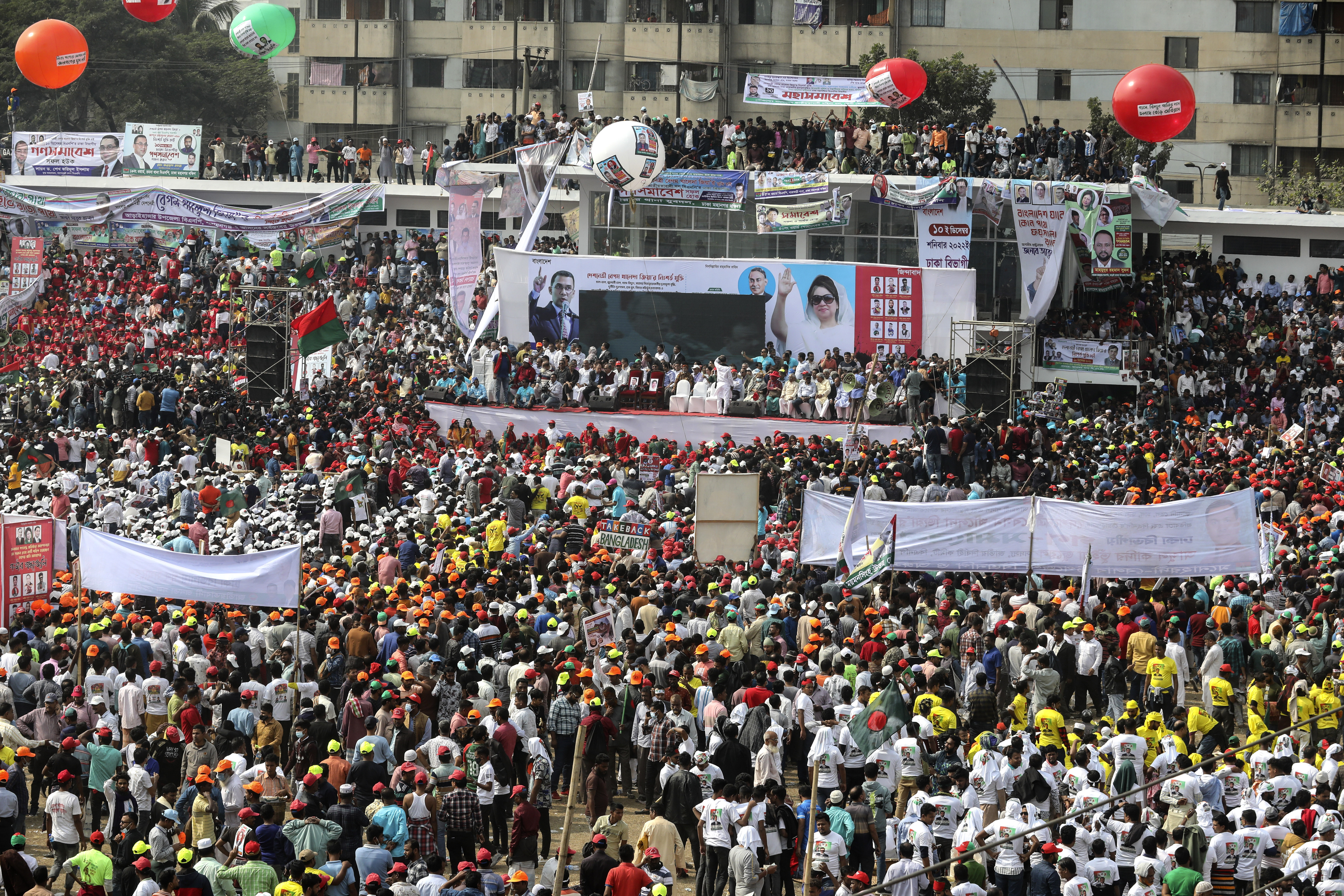 Supporters of Bangladesh Nationalist Party, headed by former Prime Minister Khaleda Zia, hold a rally in Dhaka