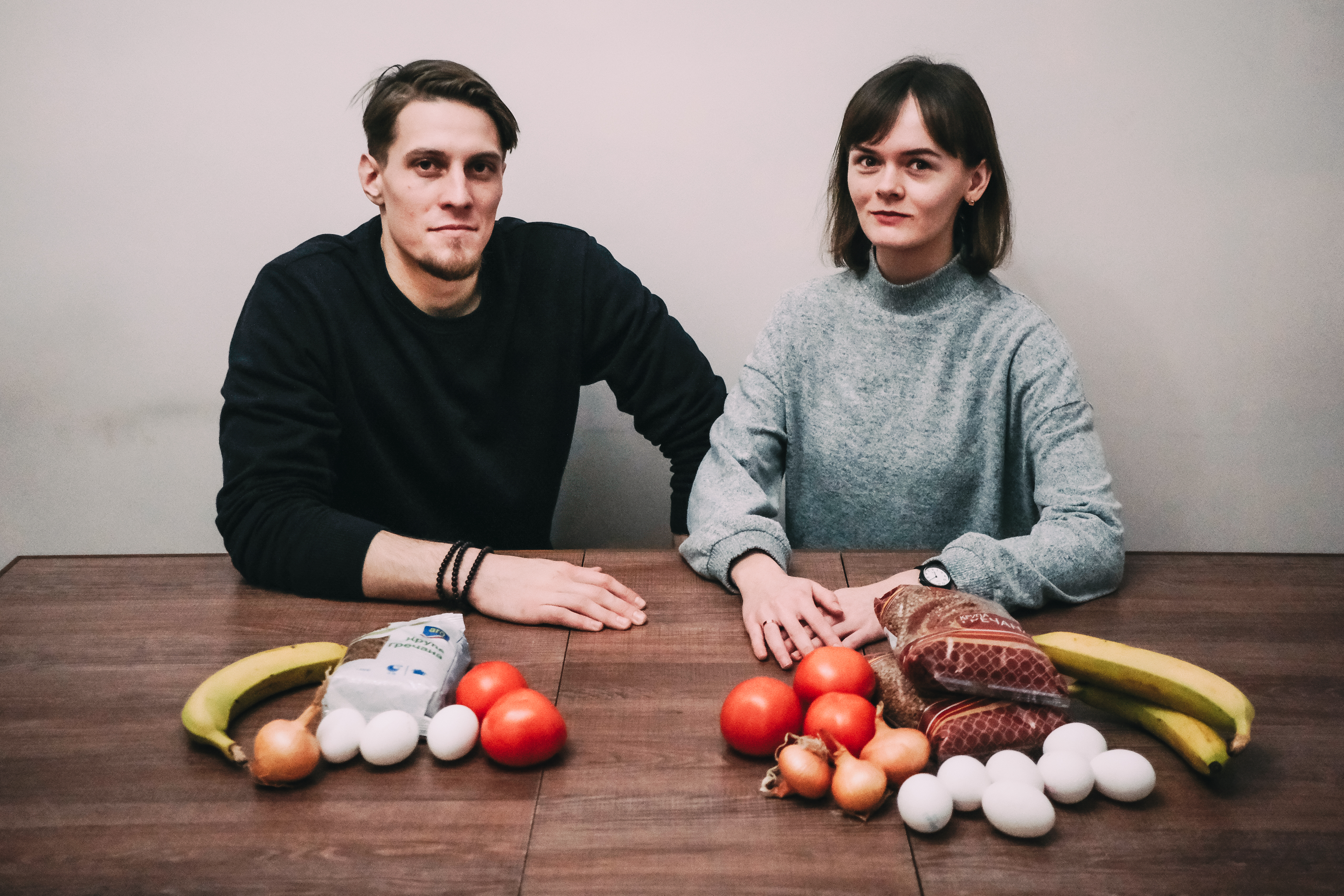 Comparison: Oleksandr and Iryna with a sample comparison of what they could buy in November 2021 (left) and what they could buy in November 2022 