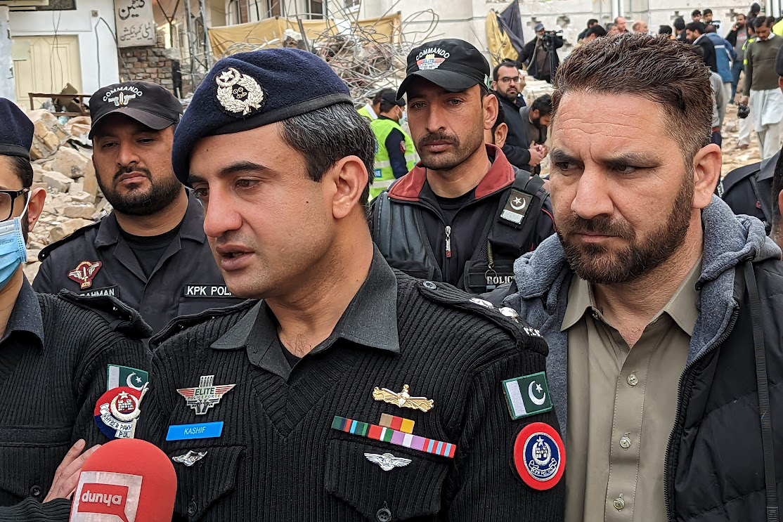 Kashif Aftab Abbasi on left