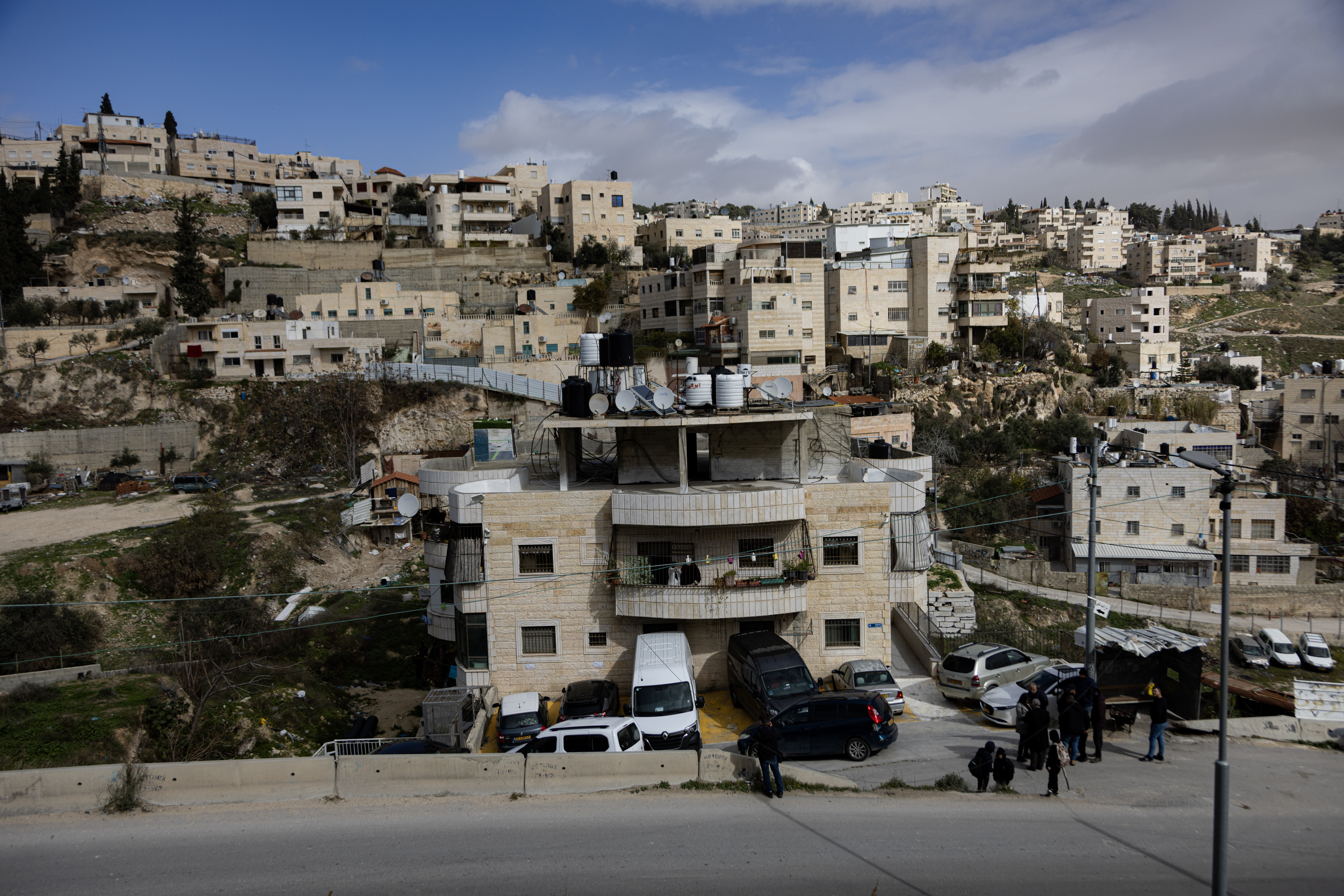 General shots of the building in Wadi Qaddum, Silwan