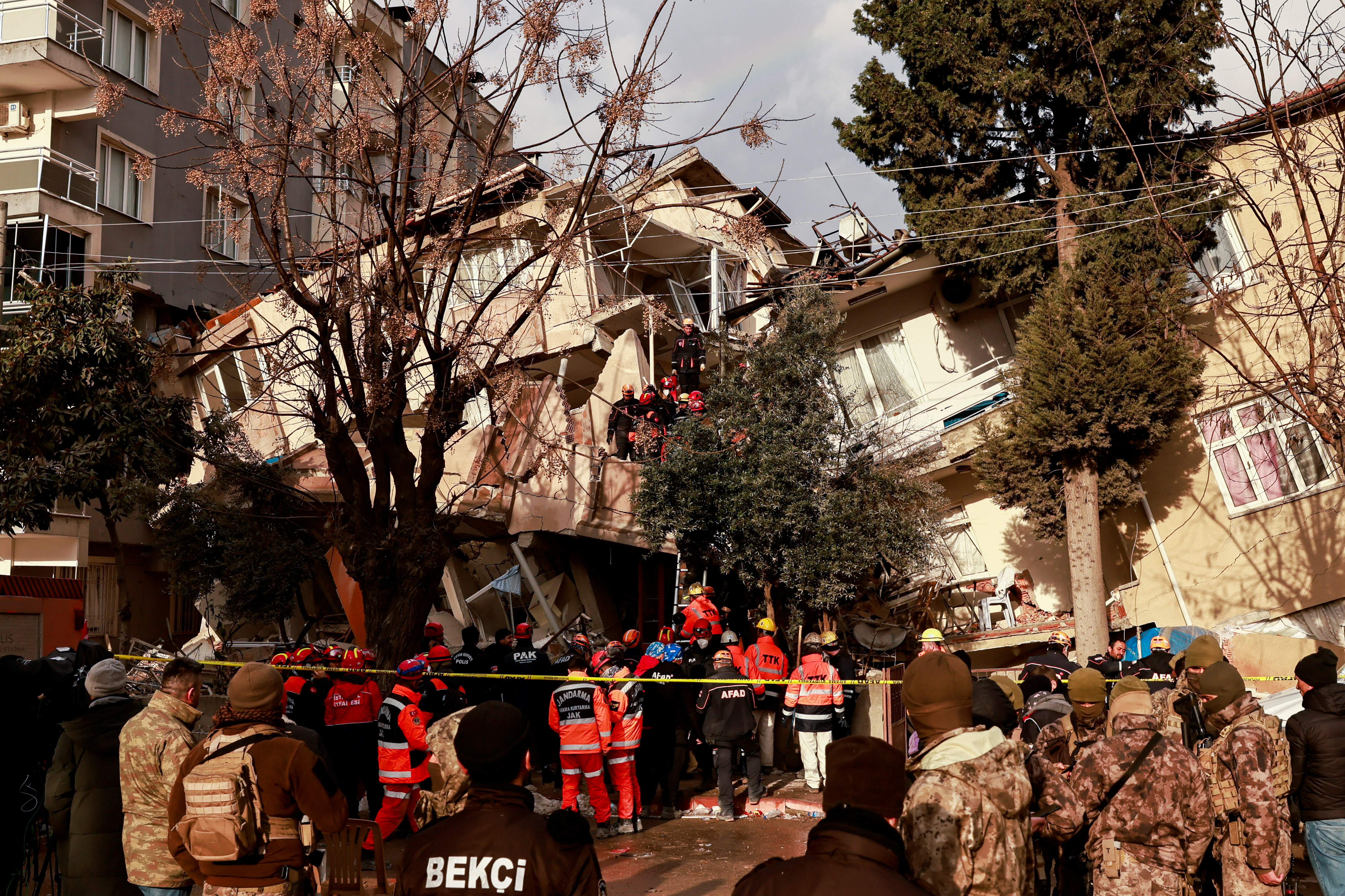 Rescuers search for dead bodies in the aftermath of the latest earthquake in Hatay province, Turkey [Thaier Al-Sudani/Reuters]