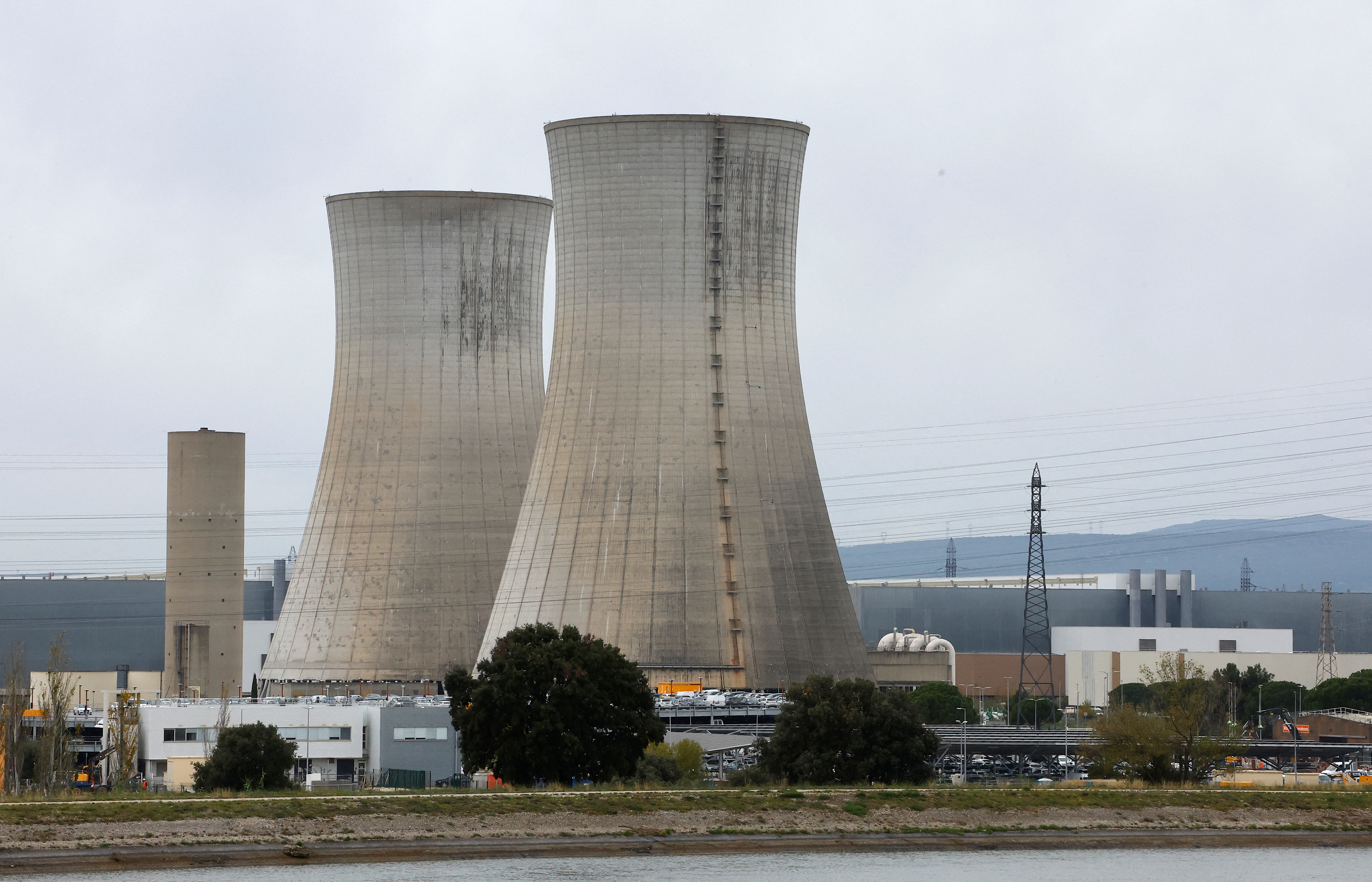 A general view shows the cooling towers of the Tricastin nuclear power plant site in Saint-Paul-Trois-Chateaux, France, November 21, 2022. REUTERS/Eric Gaillard