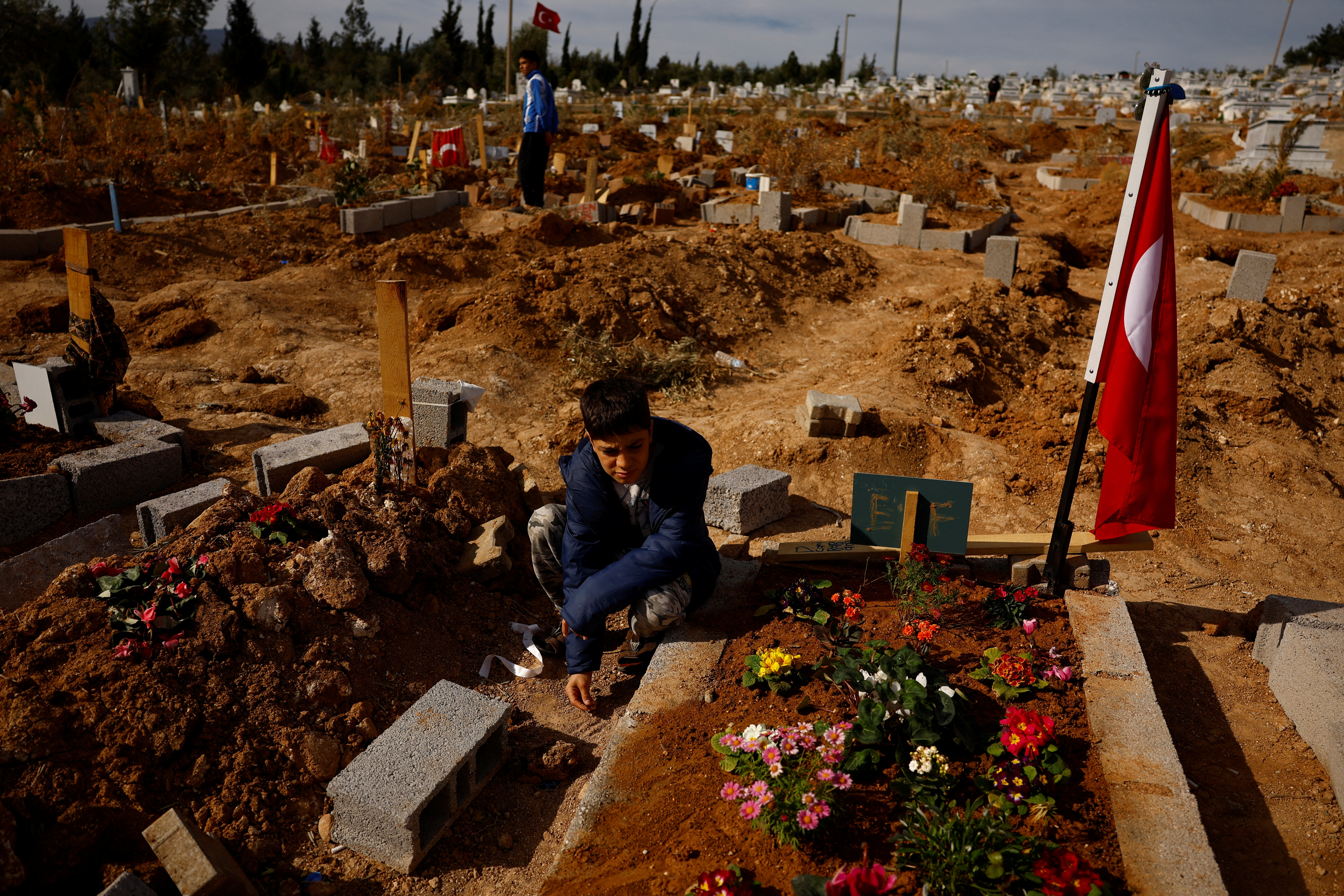 TURKEY-QUAKE/CEMETERY