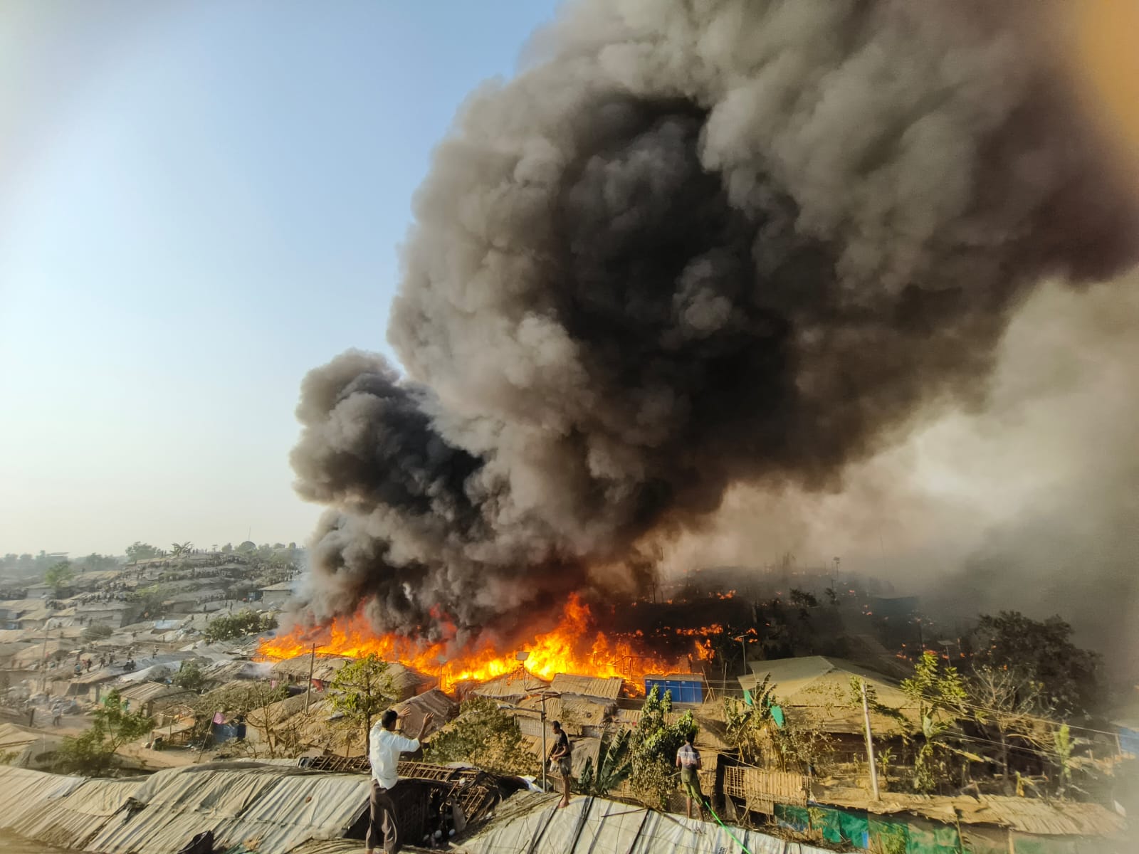 Rohingya refugee camp fire
