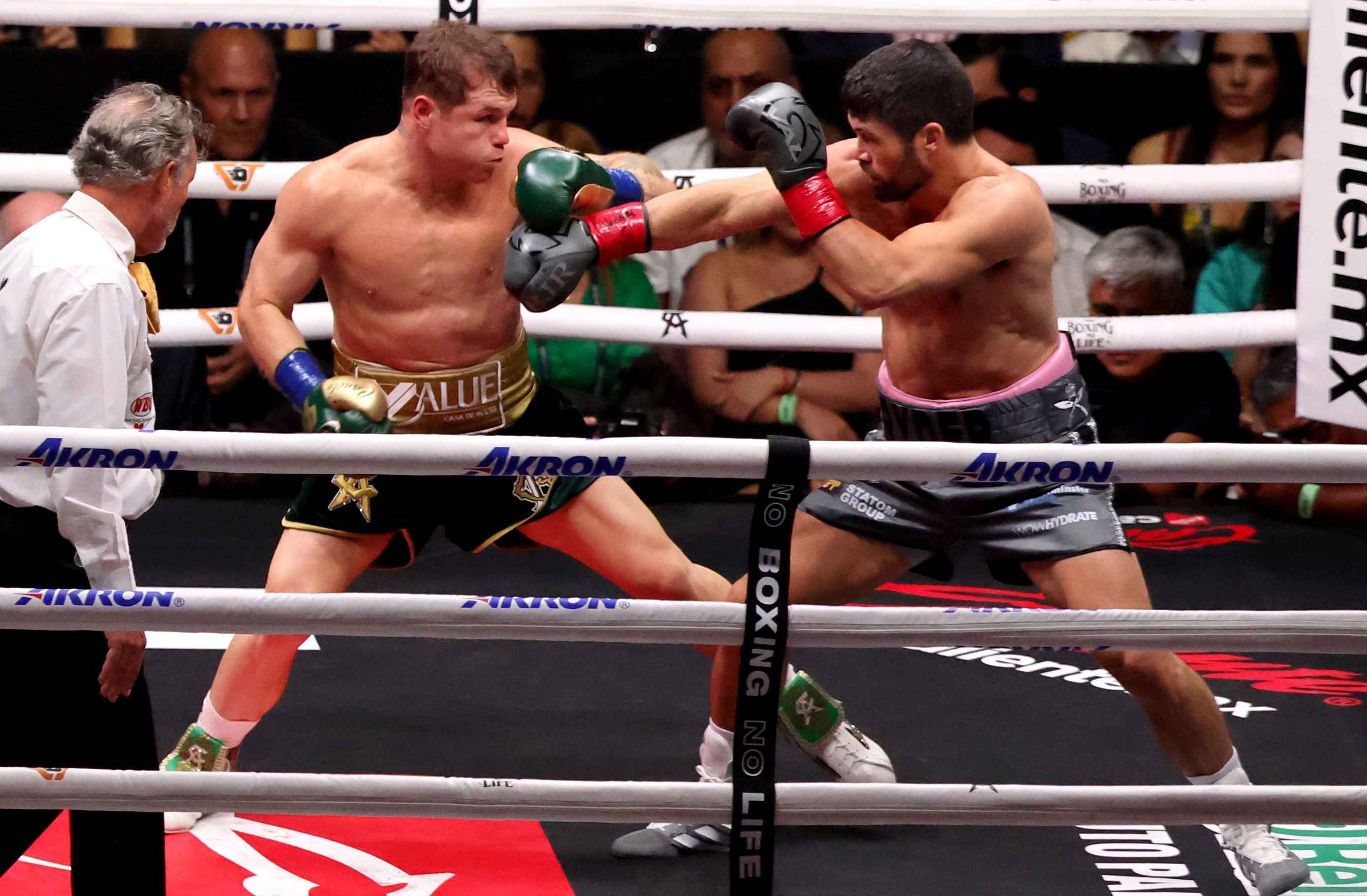 British boxer John Ryder fights Mexican boxer Saul Canelo Alvarez