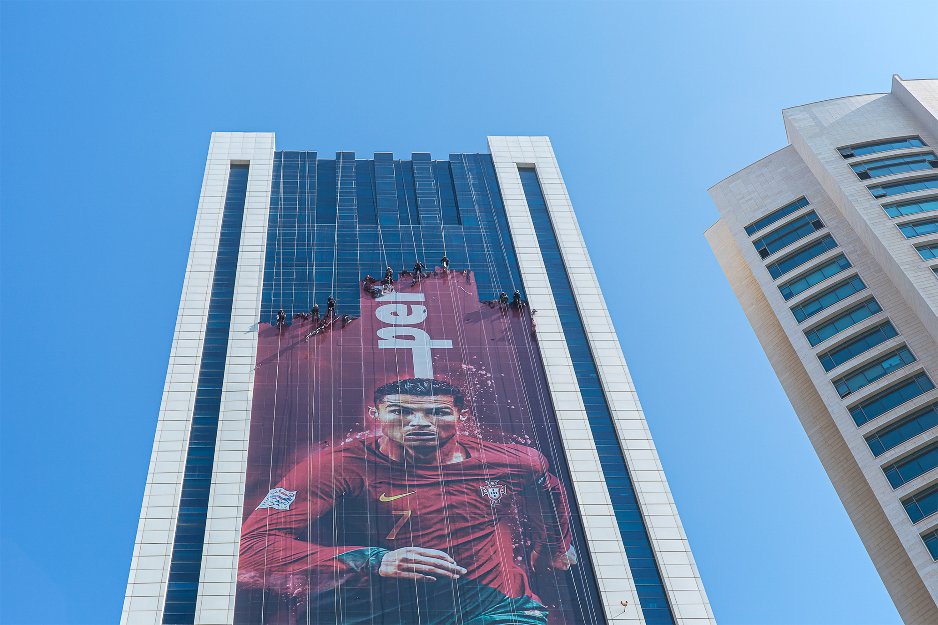 Window cleaning, Qatar,